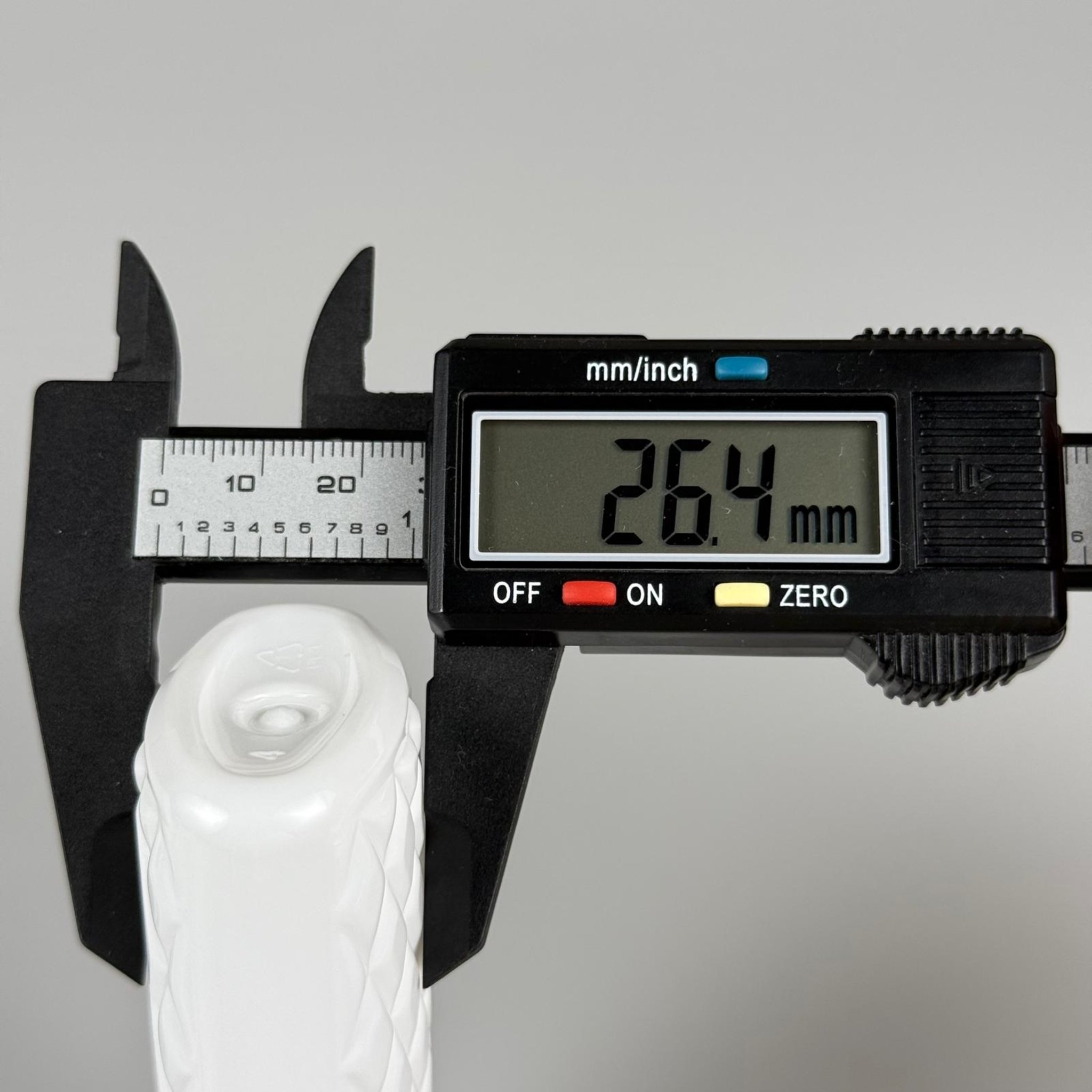 50 CC KÖŞELİ BEYAZ PET ŞİŞE + KÖPÜK CONTALI GÜMÜŞ ALÜMİNYUM METAL KAPAKLI TAKIM - 50  ML PET ŞİŞE