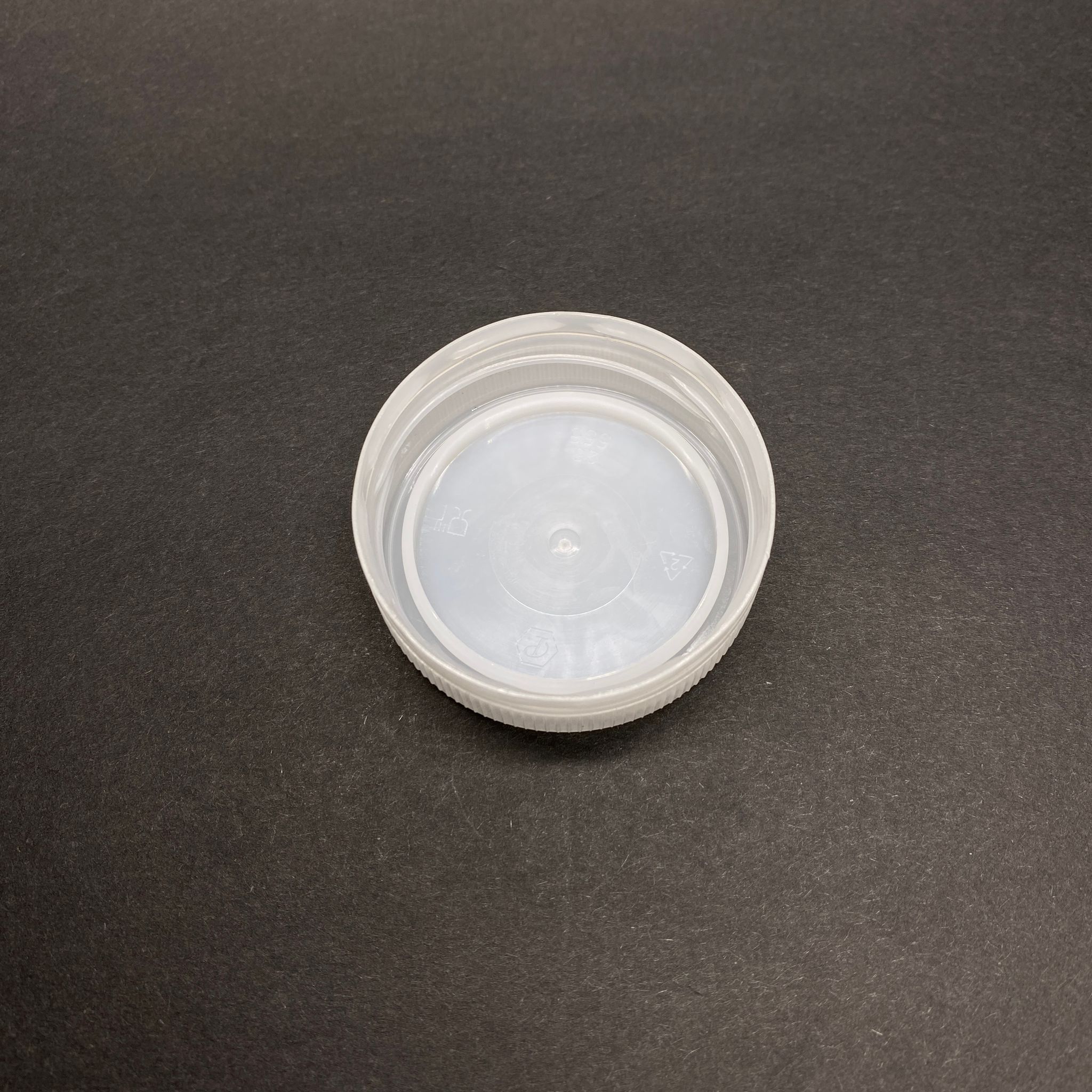 48 MM VİDALI KİLİTLİ PLASTİK KAPAK BEYAZ - 5 LİTRE SU PETİ KAPAĞI - 10 LİTRE SU PETİ KAPAĞI - KİLİTLİ