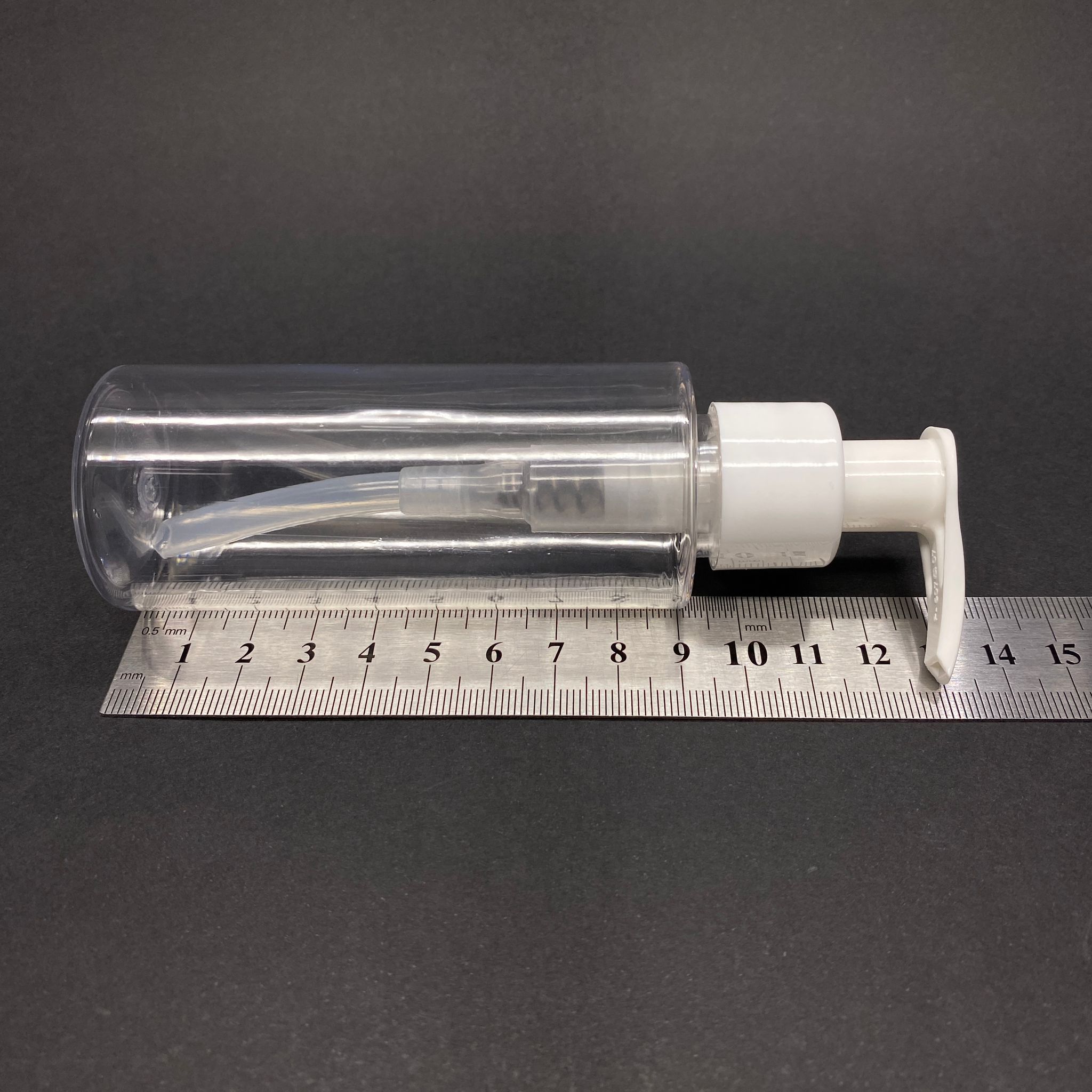 100 CC SİLİNDİR KESKİN KÜT MODEL SERT (17 GR) PET ŞİŞE - BEYAZ SIVI SABUN POMPALI - JEL, PEELING, SERUM, GÜNEŞ KREMİ GİBİ YOĞUN KIVAMLI SIVILAR İÇİN- AĞIZ ÇAPI 24 MM - ŞEFFAF