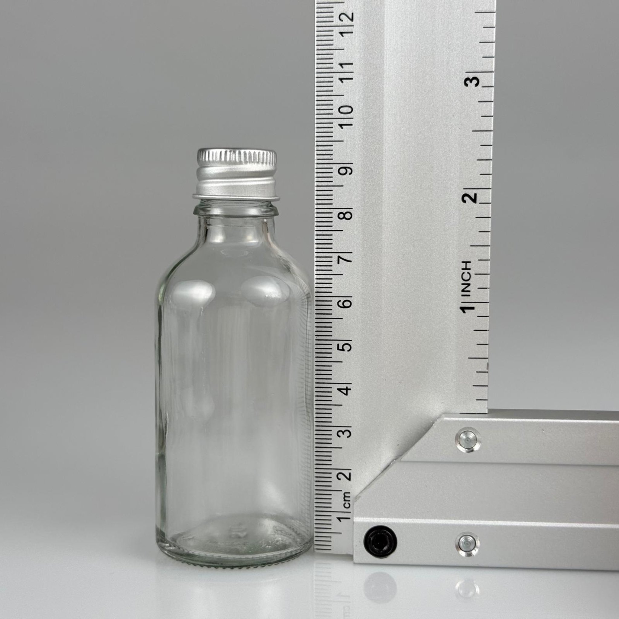 50 CC ŞEFFAF CAM ŞİŞE + KÖPÜK CONTALI GÜMÜŞ ALÜMİNYUM METAL KAPAKLI + DAMLALIKLI KOLONYA TIPALI TAKIM - 50 ML ŞEFFAF CAM ŞİŞE