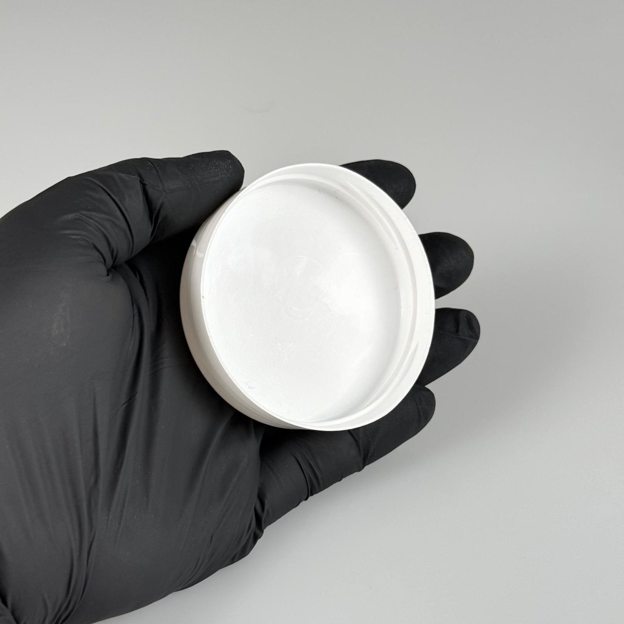 63 MM VİDALI PLASTİK KAPAK BEYAZ