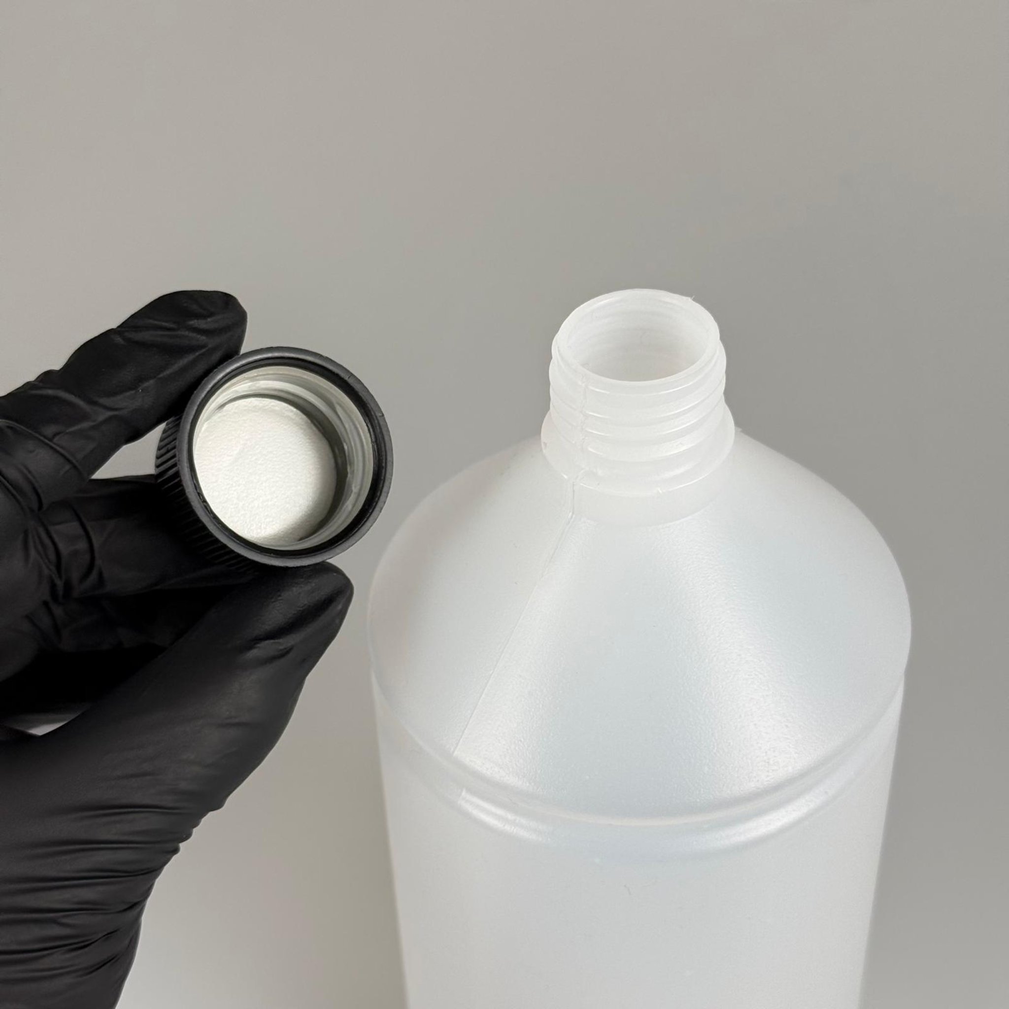1000 CC TİNER ŞİŞESİ - SİYAH ÇOCUK EMNİYET KİLİTLİ KAPAKLI - 1000 ML KİMYASALA DAYANIKLI PLASTİK ŞİŞE - 1 LT POLİETİLEN ŞİŞE