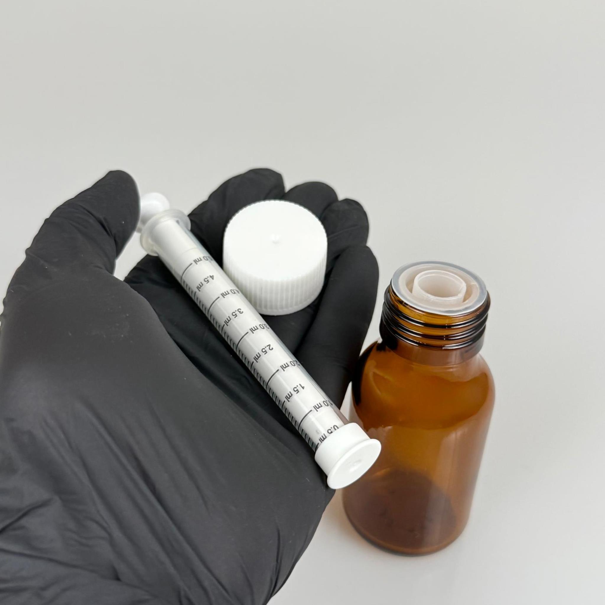 50 ML CAM ECZA ŞİŞESİ + 5 ML DOZAJ PİPETİ + DOZAJ TIPASI + CONTALI PLASTİK KAPAK TAKIM