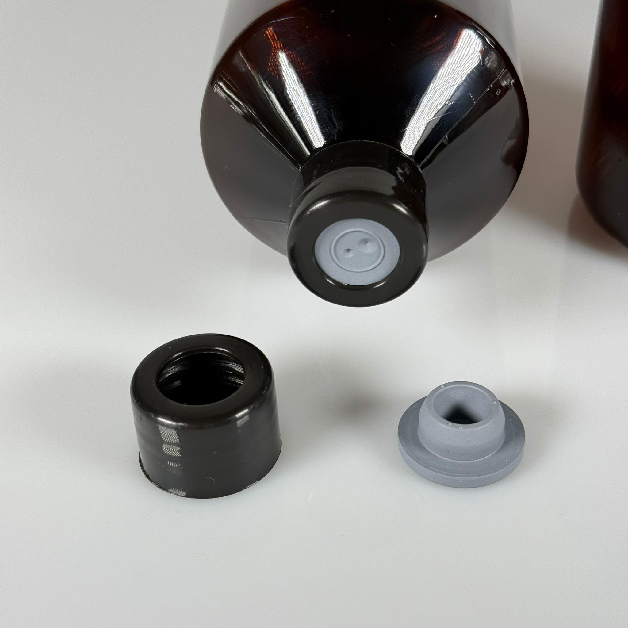 FLAKON ENJEKTÖR SERUM ŞİŞESİ - 500 ML ECZA PLASTİK PET ŞİŞE + VİDALI DELİKLİ KAPAK (ELLE ÇEVİREREK KAPANIR) + KAUÇUK BUTİL TIPA TAKIM