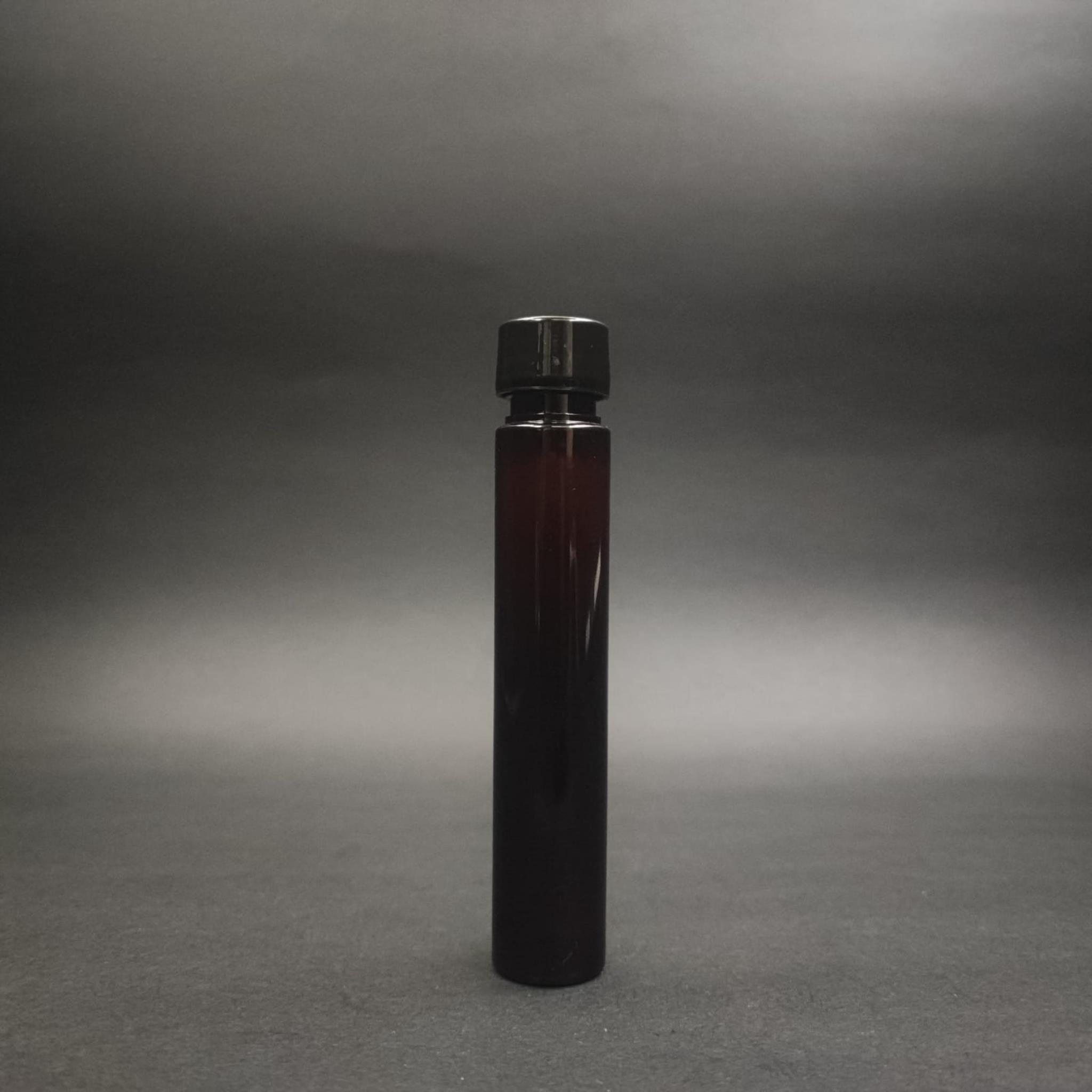 30 CC AMBER PLASTİK UZUN ŞİŞE + KENDİNDEN CONTALI SIZDIRMAZ SİYAH KAPAK  - 30 ML KAPAKLI PET ŞİŞE