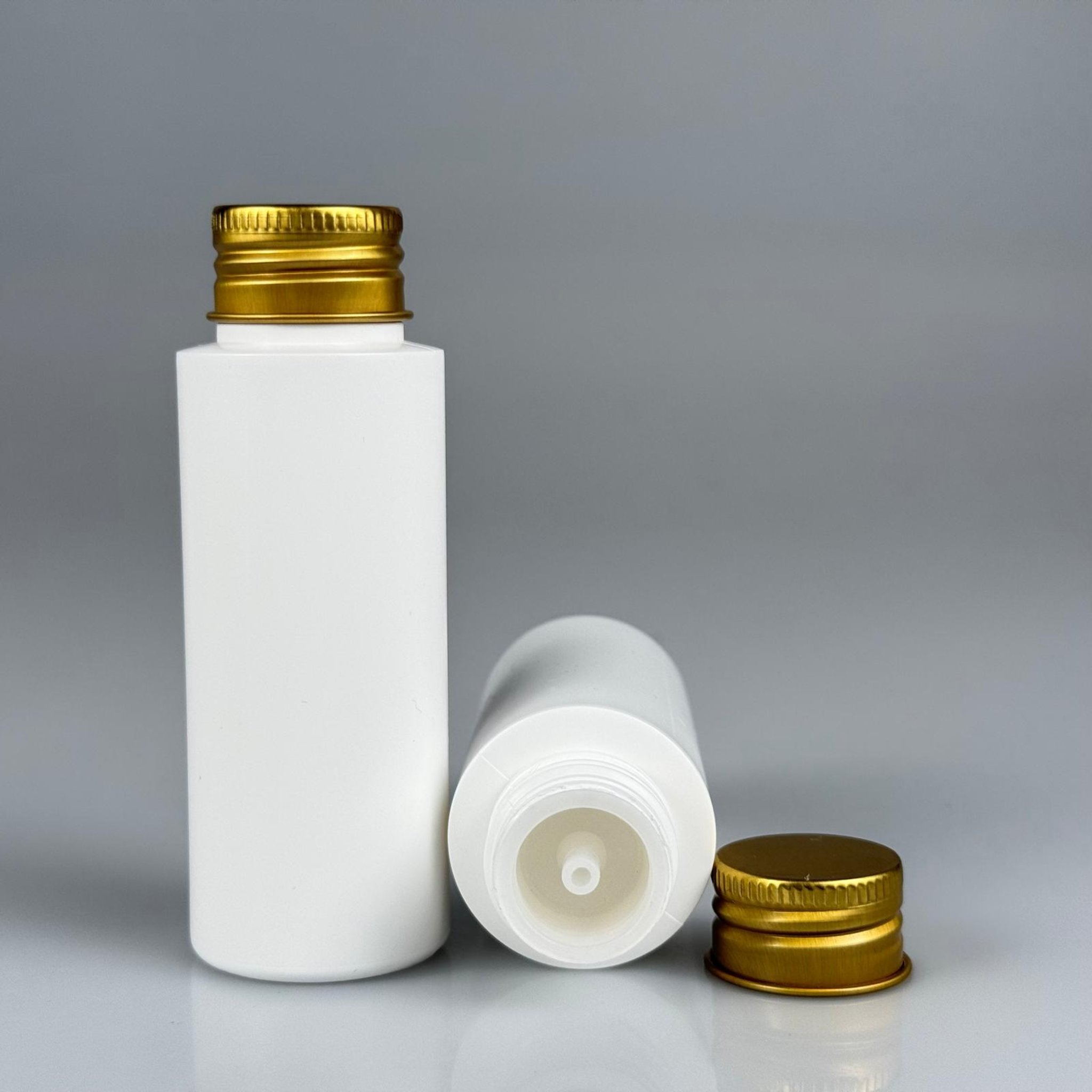 50 CC BEYAZ POLİETİLEN PLASTİK ASETON ŞİŞESİ ( 24 AĞIZ ) + KÖPÜK CONTALI GOLD METAL ALÜMİNYUM KAPAK + KOLONYA TIPALI TAKIM - 50 ML BEYAZ PLASTİK ASETON ŞİŞELERİ