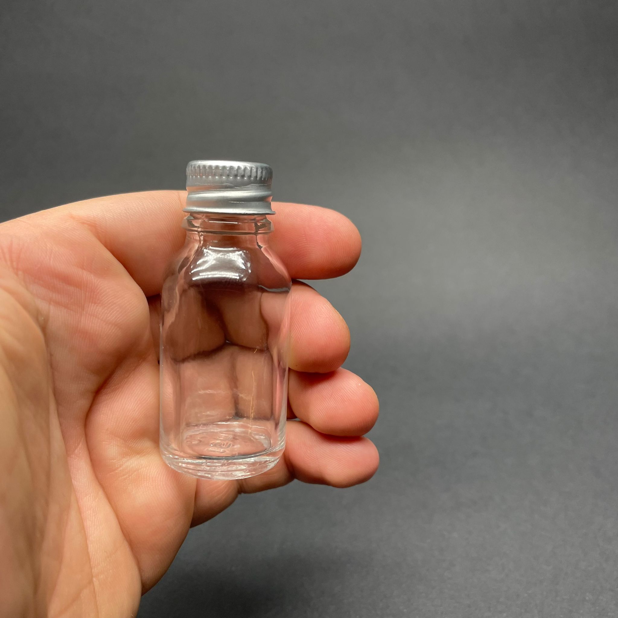 15 CC ŞEFFAF CAM ŞİŞE GÜMÜŞ METAL KAPAKLI - 15 ML KAPAKLI CAM ŞİŞE