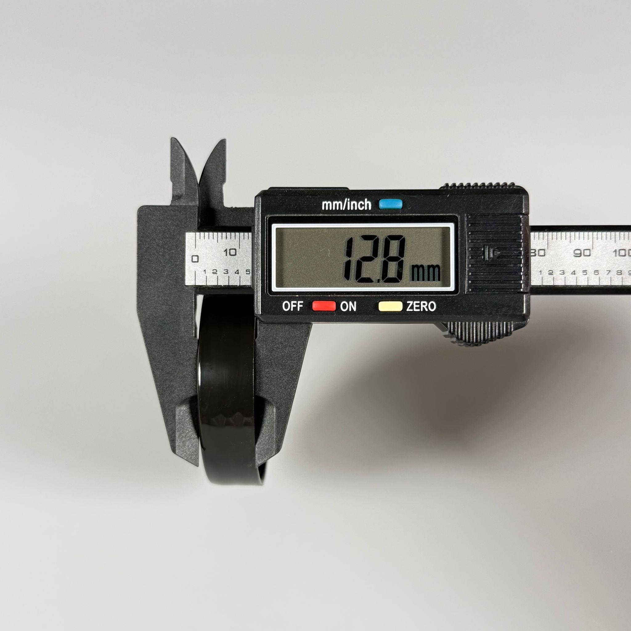 52 MM VİDALI PLASTİK KAPAK - SİYAH (50 CC CAM İTHAL KAVANOZU UYUMLU)