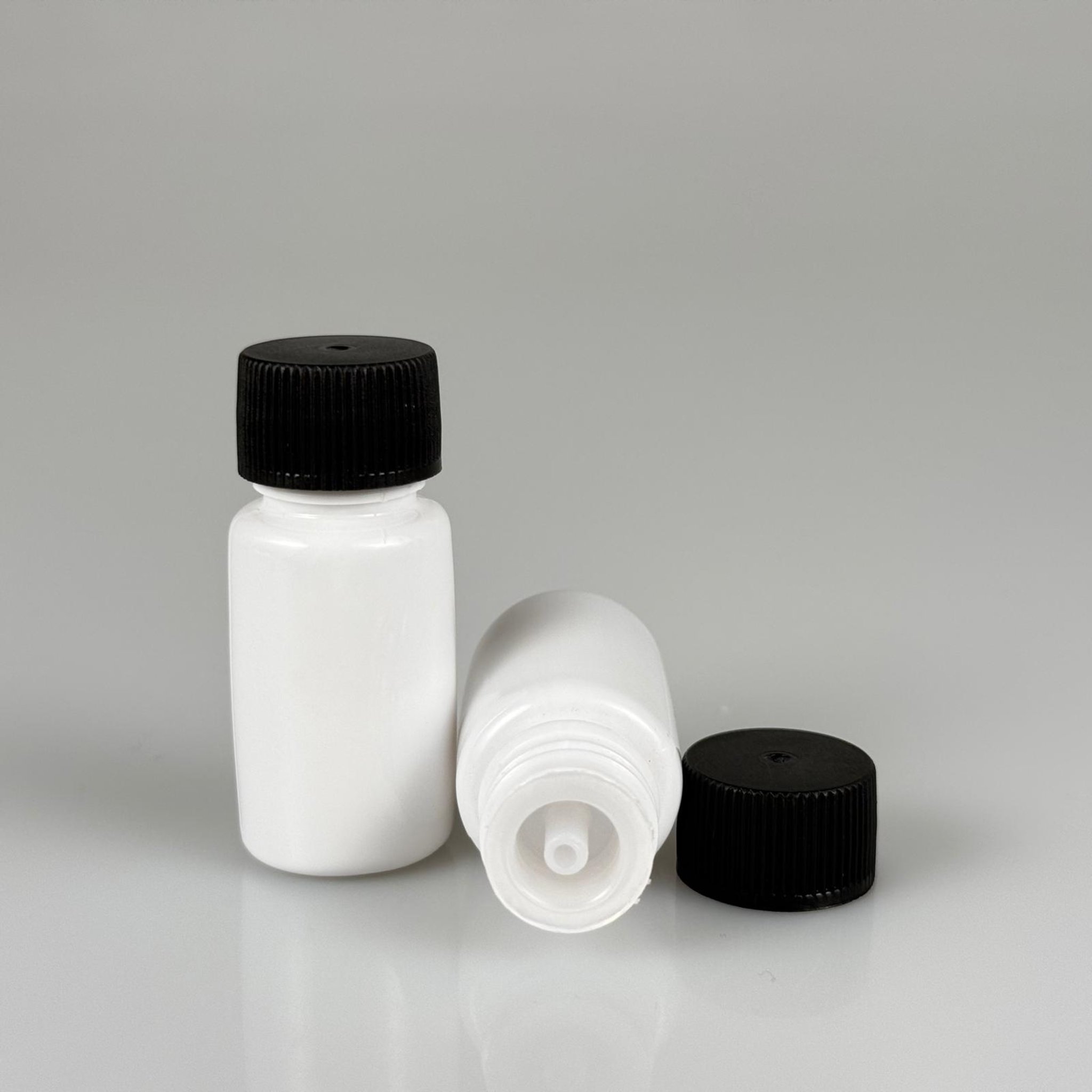 10 CC İÇTEN DAMLALIKLI PLASTİK ŞİŞE -  10 ML BEYAZ PET ŞİŞE + CONTALI SİYAH KAPAK + KOLONYA TIPALI (DELEREK KULLANILIR) TAKIM