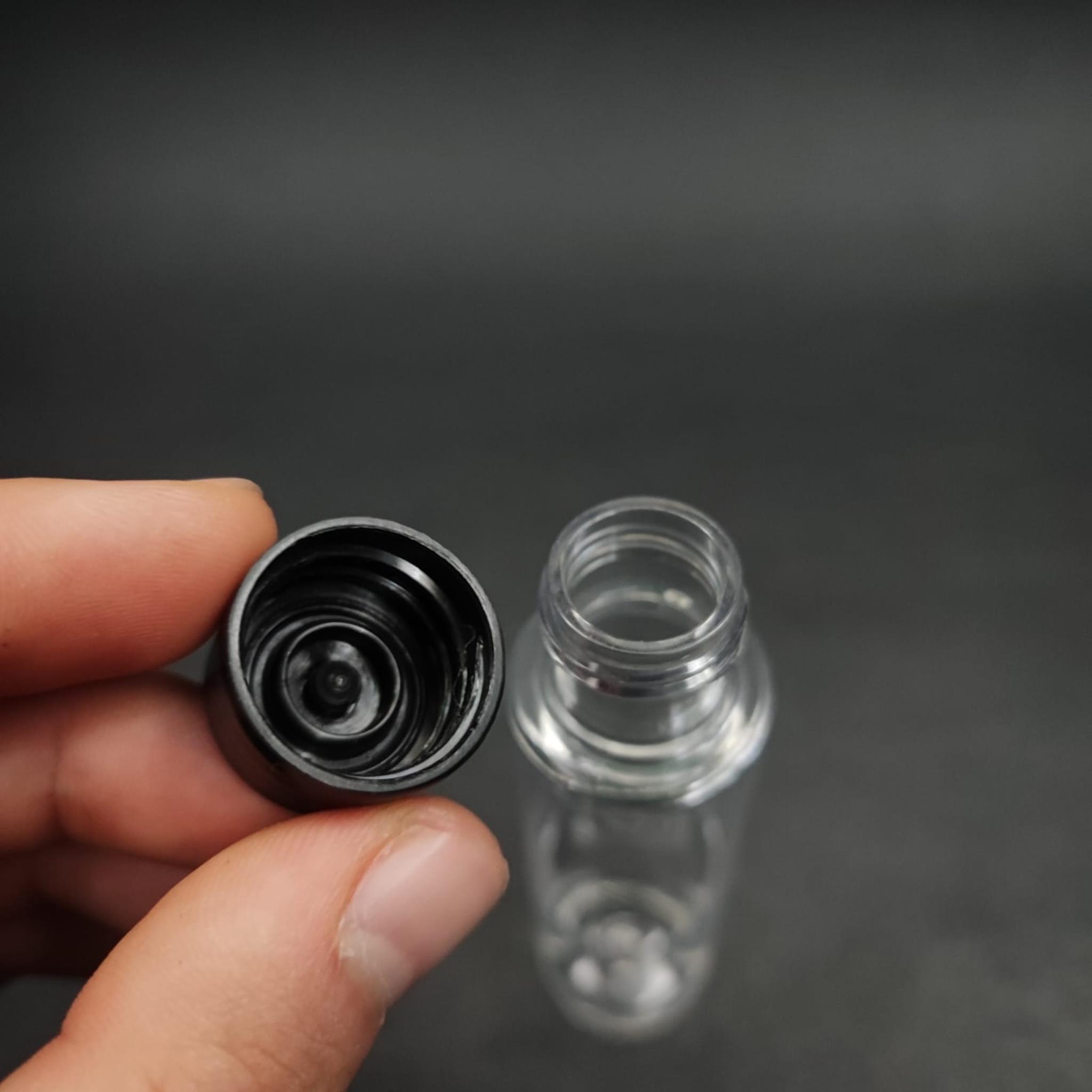 35 CC ŞEFFAF PLASTİK UZUN ŞİŞE + KENDİNDEN CONTALI SIZDIRMAZ SİYAH KAPAK - 35 ML KAPAKLI PET ŞİŞE