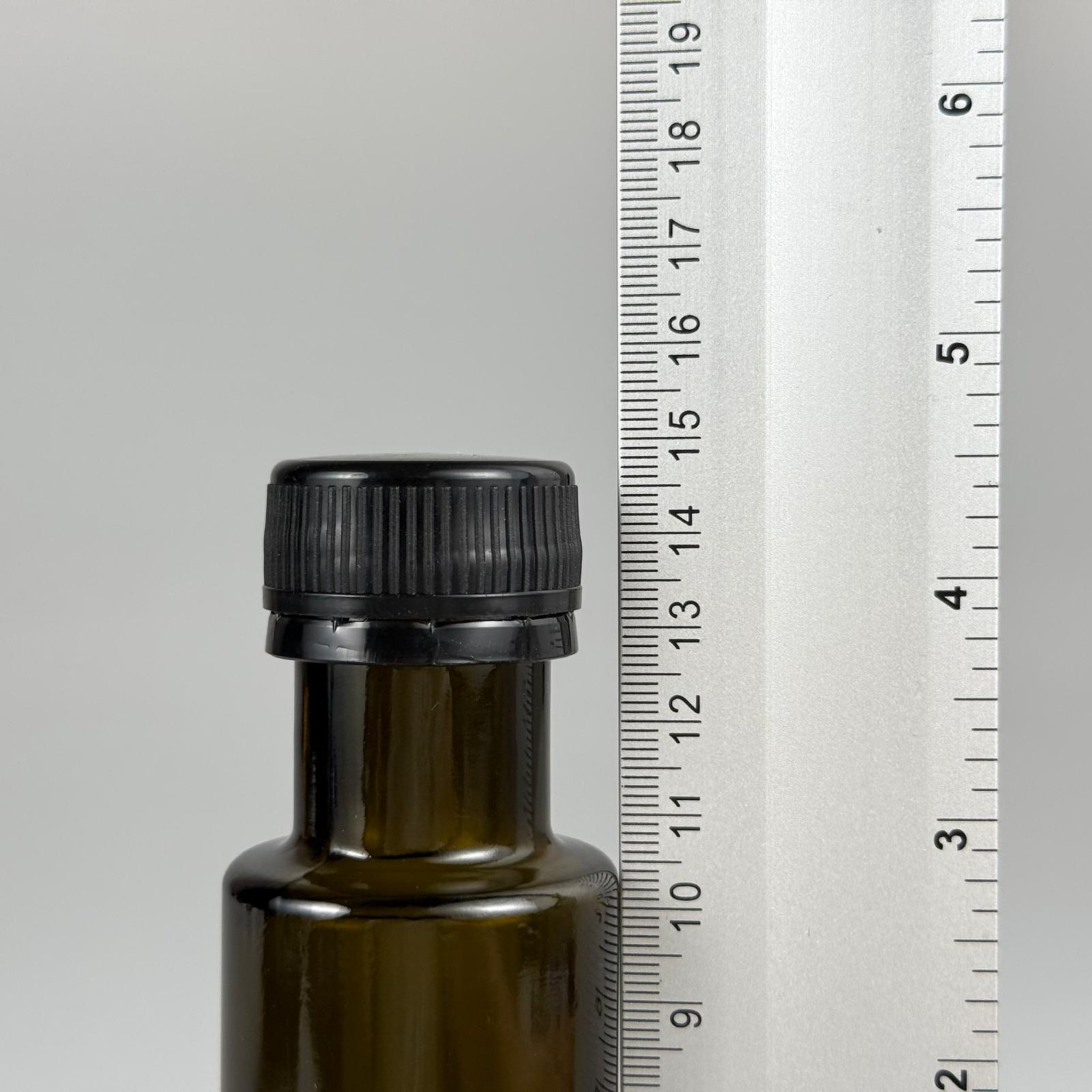 100 CC DORİKA CAM ŞİŞE KOYU YEŞİL (31 MM AĞIZ) - CONTALI SİYAH KİLİTLİ KAPAKLI - 100 ML SİLİNDİR DORİCA YAĞ VE SOS ŞİŞELERİ