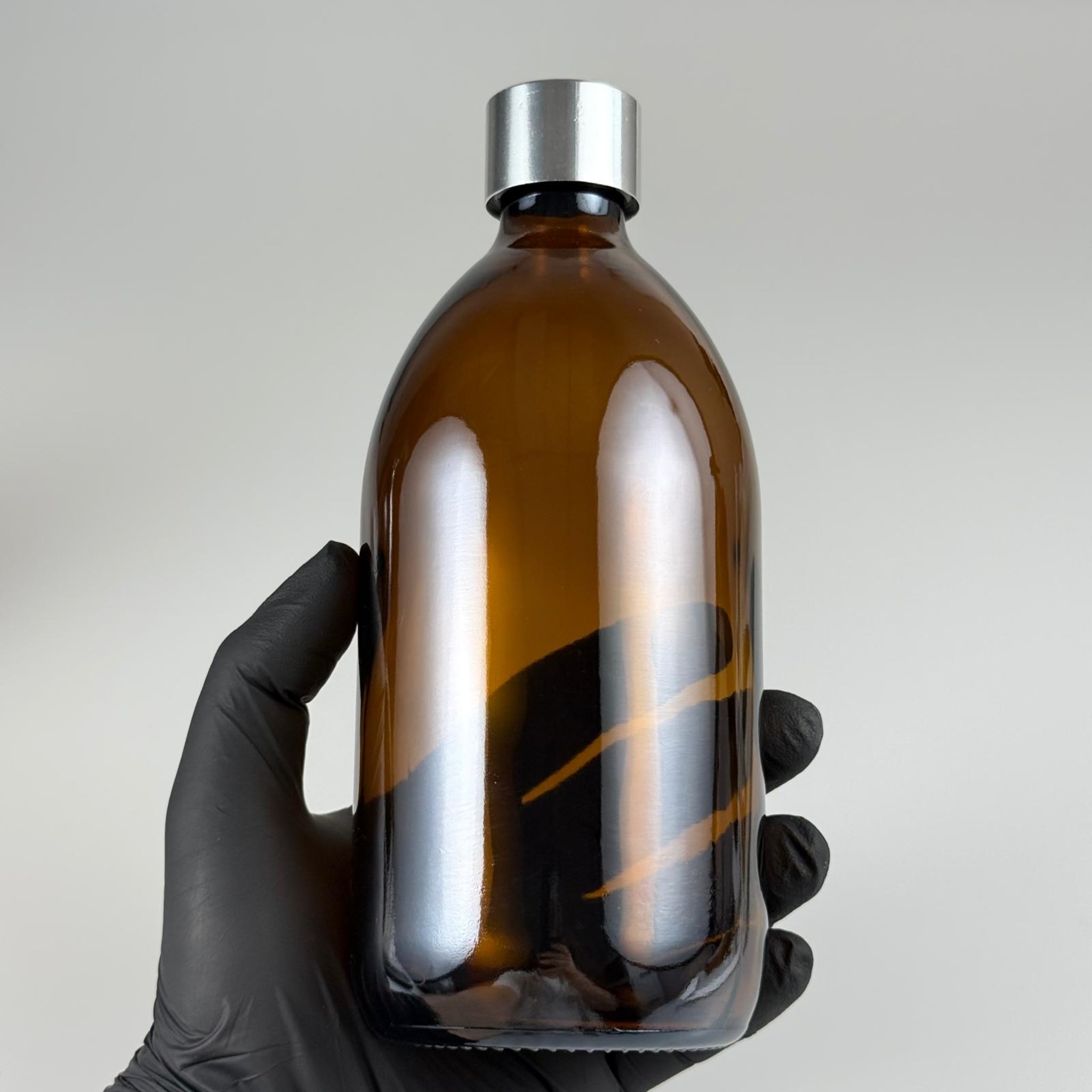 500 CC AMBER TOMBUL ÖZEL SERİ CAM ŞİŞE + ALÜMİNYUM KAPLAMALI GÜMÜŞ KAPAKLI TAKIM - 500 ML KAHVERENGİ CAM ŞİŞE