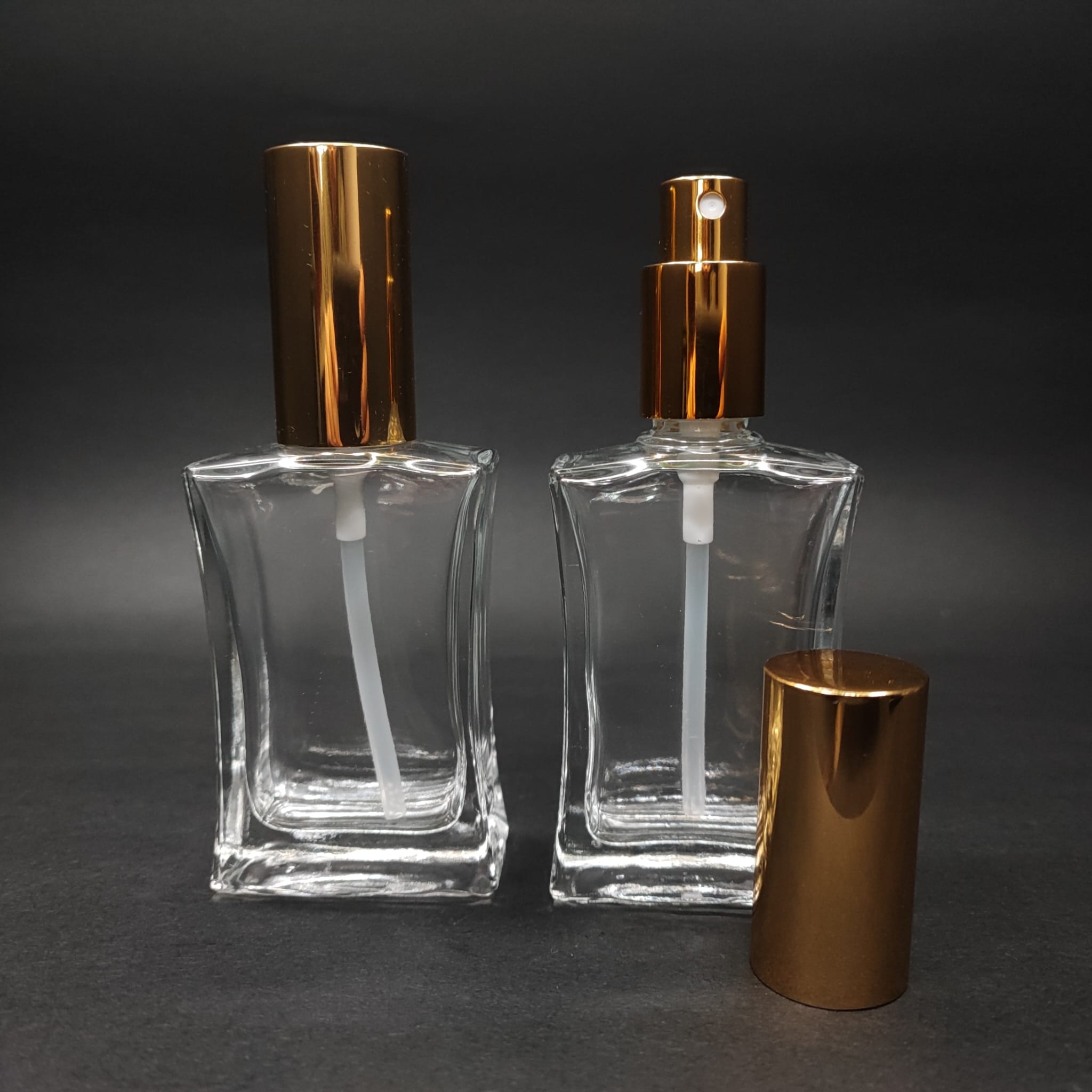 50 ML LÜKS VİDALI VALF ÇEVİRME PARFÜM ŞİŞELERİ - 50 CC KÖŞELİ DİKDÖRTGEN CAM ŞİŞE - GOLD METAL SPREYLİ KAPAKLI SET