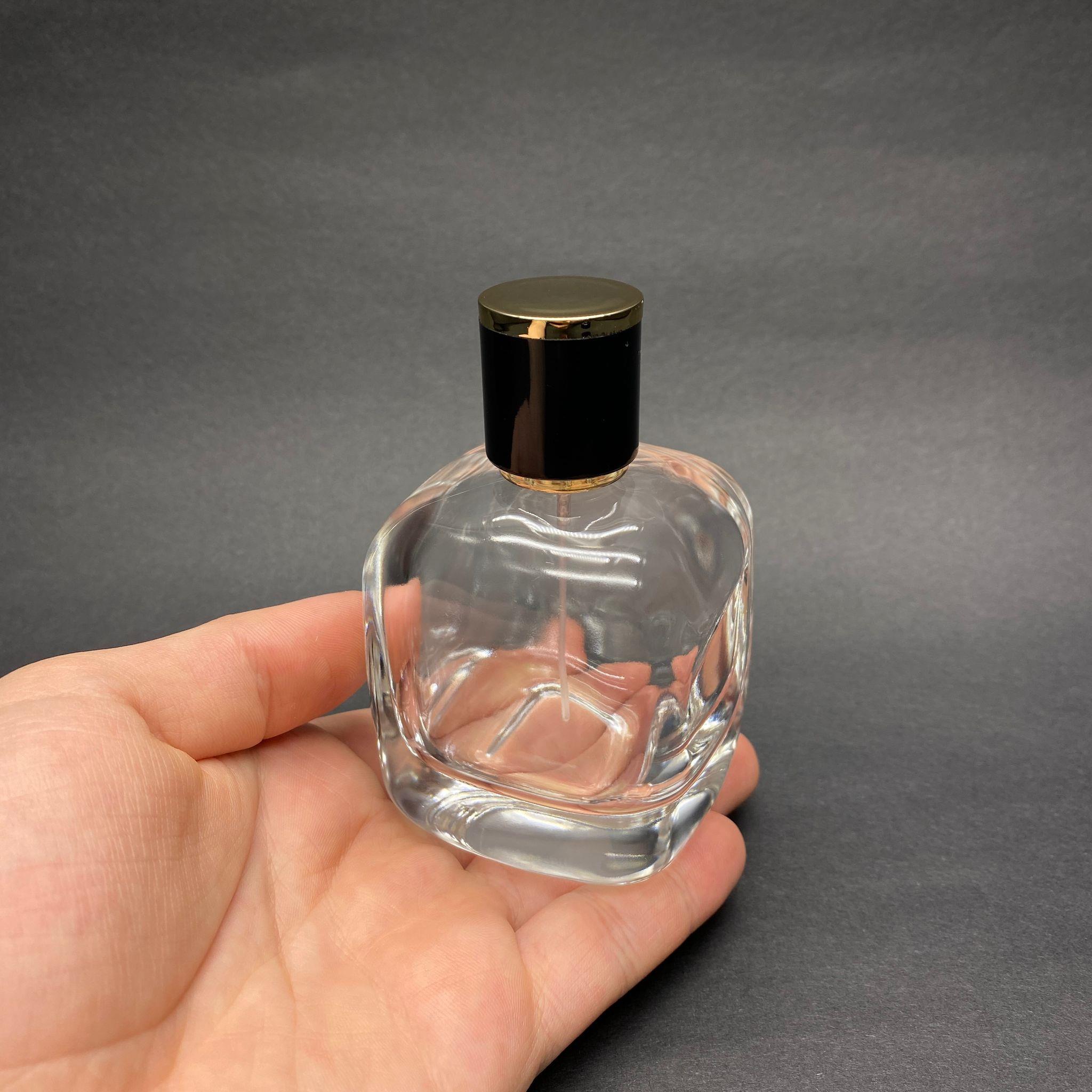 100 ML OVAL KARE MODEL CORE PARFÜM ŞİŞESİ - GÜMÜŞ METAL SPREYLİ + GOLD SİYAH KAPAKLI (AĞIZ 15 MM GEÇME KOLAY KAPAMA)