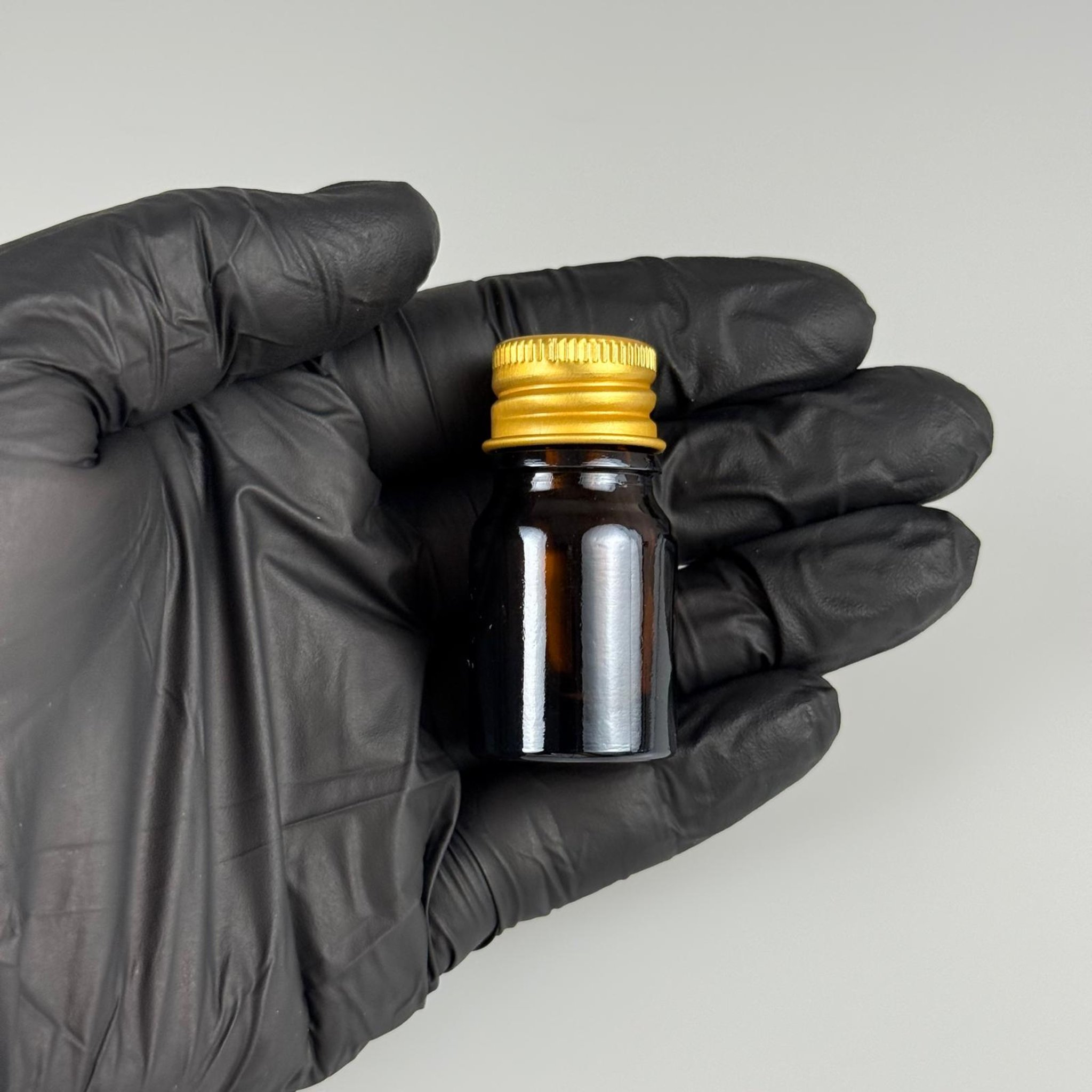 3 CC AMBER CAM ŞİŞE + KÖPÜK CONTALI GOLD ALÜMİNYUM METAL KAPAKLI TAKIM - 3 ML KAHVERENGİ CAM ŞİŞE