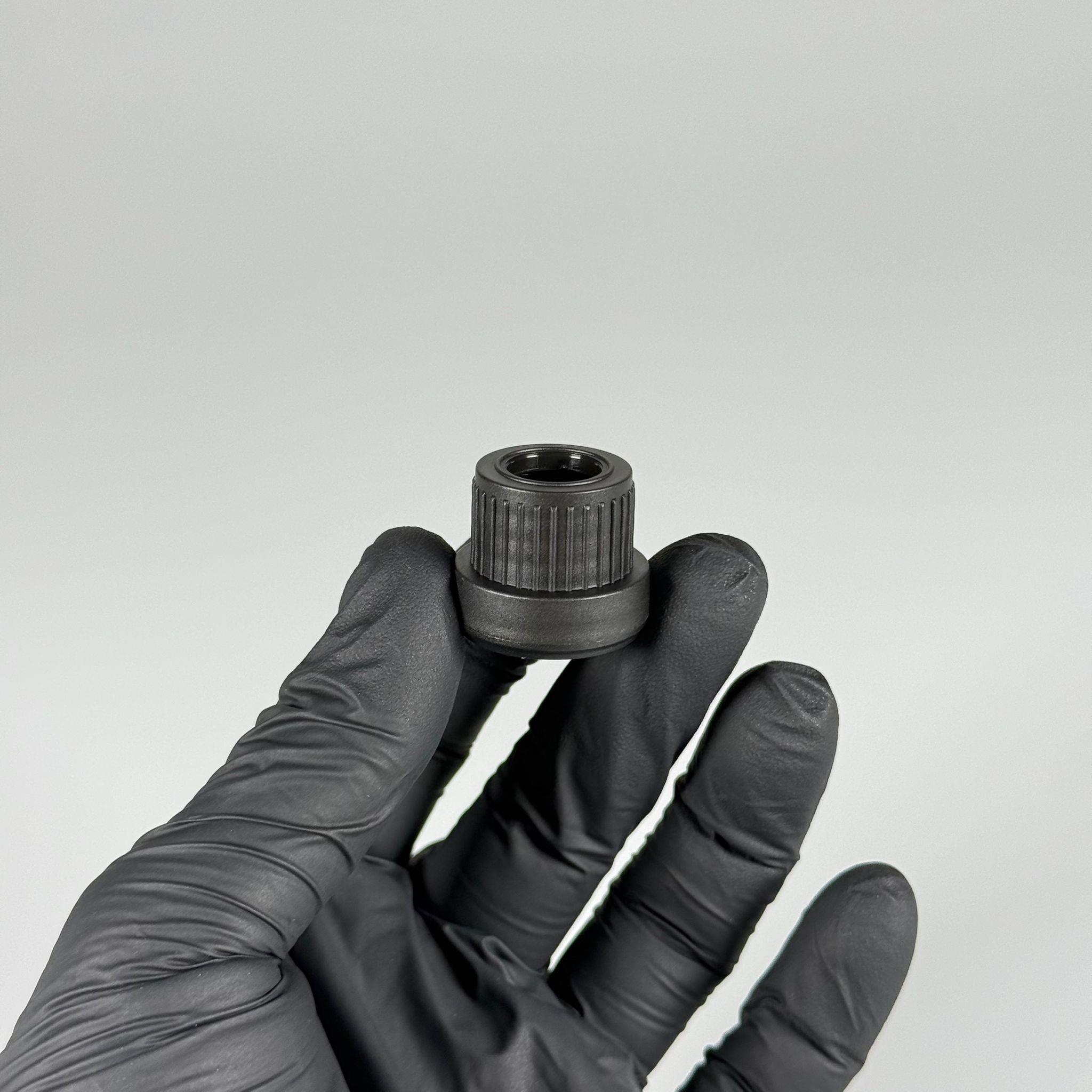 18 MM DELİKLİ PLASTİK KAPAK SİYAH KİLİTLİ (DAMLALIK İÇİN)