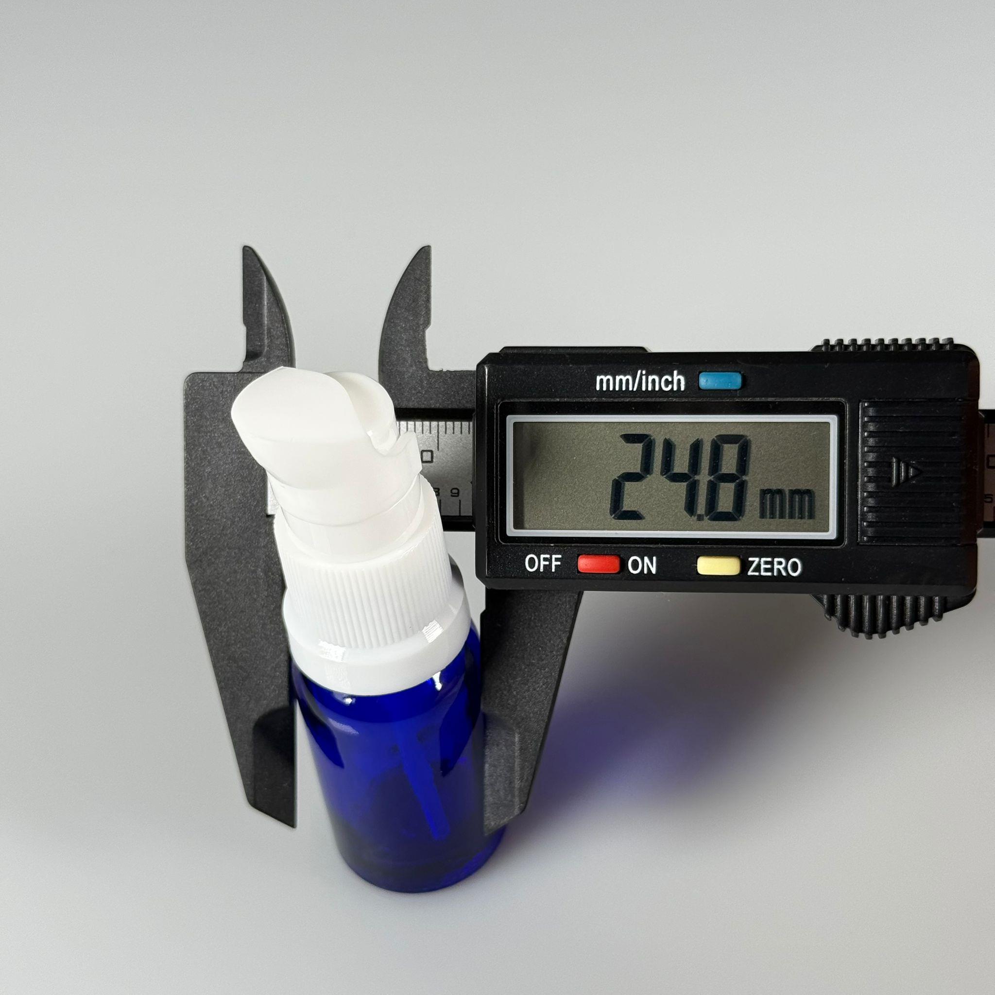 10 CC MAVİ CAM ŞİŞE - SIZDIRMAZ ETEKLİ BEYAZ LOSYON POMPALI TAKIM - 10 ML LOSYON ŞİŞESİ - YAĞ, KREM GİBİ YOĞUN KIVAMLI SIVILAR İÇİN CAM AMBALAJ