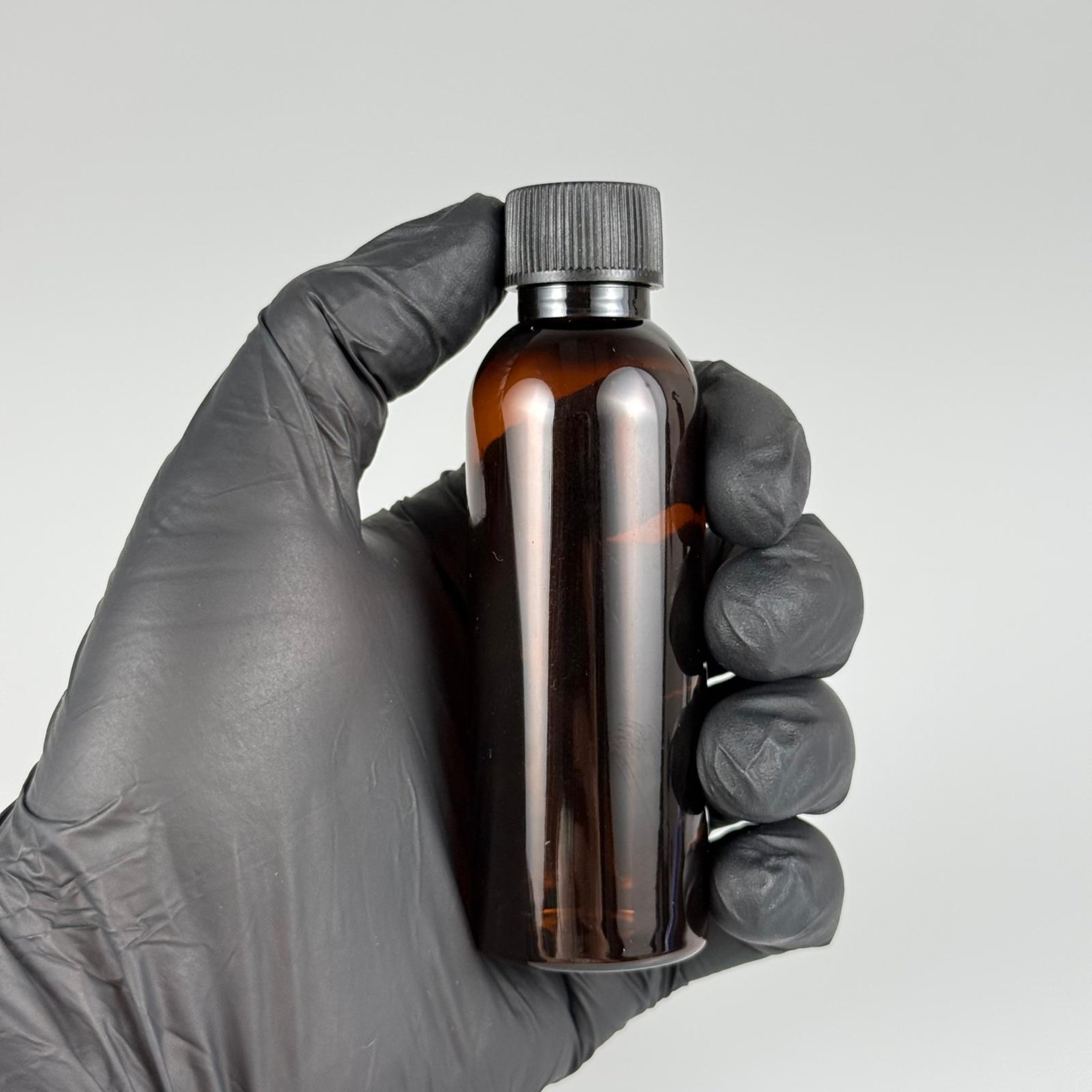 50 CC KAPAKLI PET ŞİŞE  - 50 ML AMBER KAHVERENGİ PLASTİK ŞİŞE + CONTALI SİYAH KAPAK TAKIM - KARGODA KIRILMAZ, GÜNEŞ IŞIĞINDAN SIVIYI KORUR