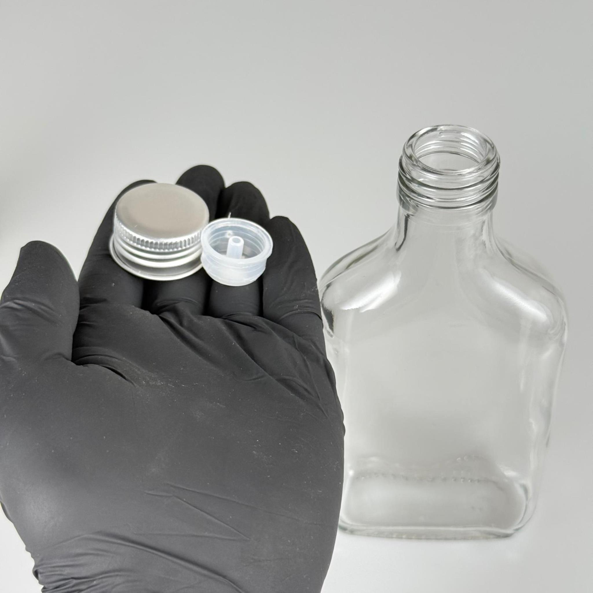 200 CC YASSI LÜX KOLONYA CAM ŞİŞE - GÜMÜŞ METAL ALÜMİNYUM KAPAKLI + KOLONYA TIPALI - 200 ML LÜKS METAL KAPAKLI CAM KOLONYA ŞİŞESİ