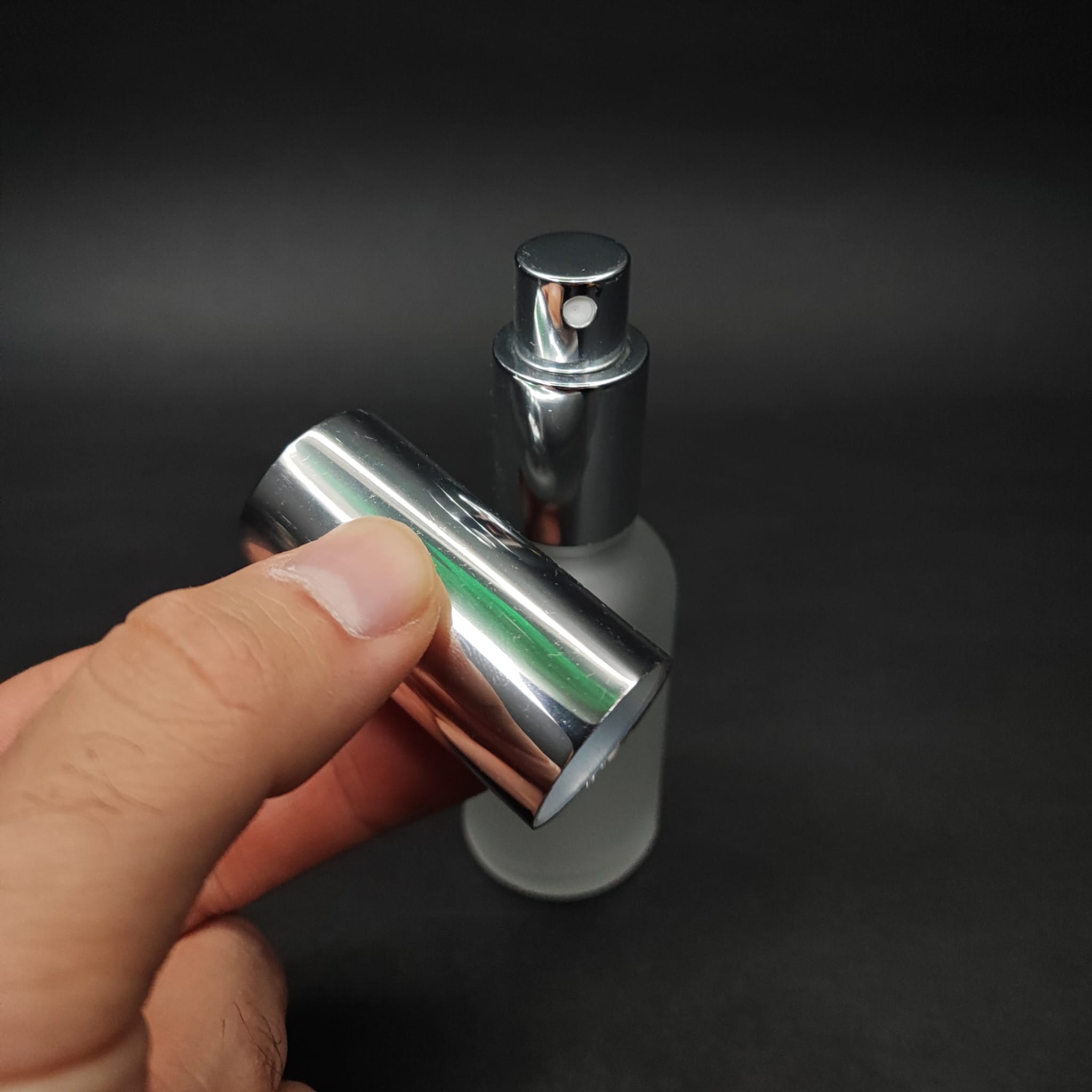 30 ML LÜKS VİDALI VALF ÇEVİRME PARFÜM ŞİŞELERİ - 30 CC BUZLU CAM ŞİŞE - GÜMÜŞ METAL SPREYLİ KAPAKLI SET