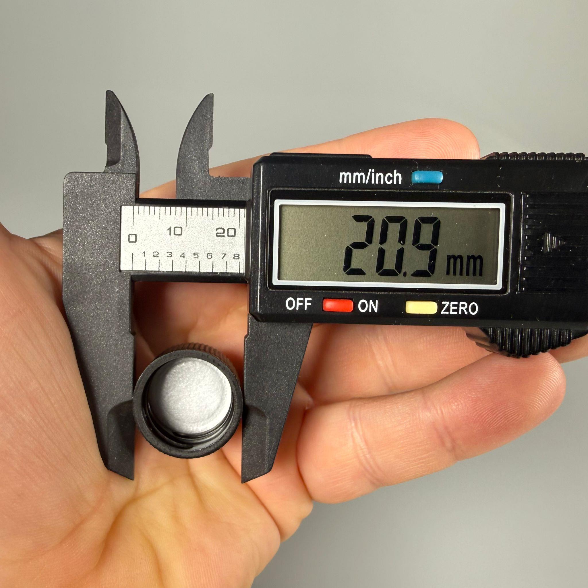 18 MM VİDALI SİYAH KAPAK - 18 MM PLASTİK KAPAK SİYAH - KÖPÜK CONTALI