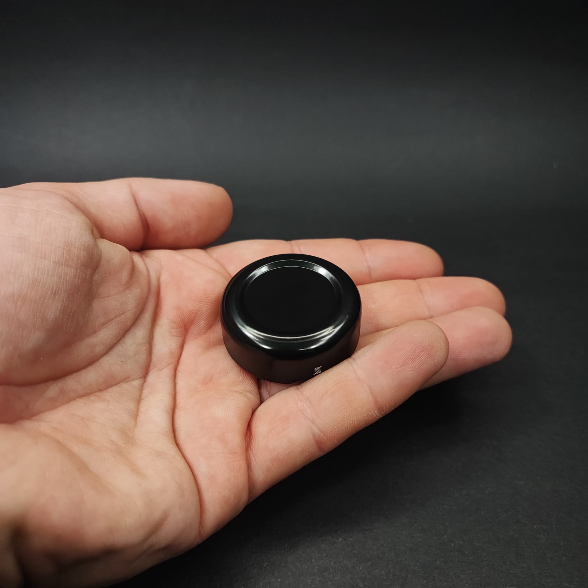 33 MM TWİST-OFF DERİN SİYAH METAL KAPAK (33MTO469 DÜZ)