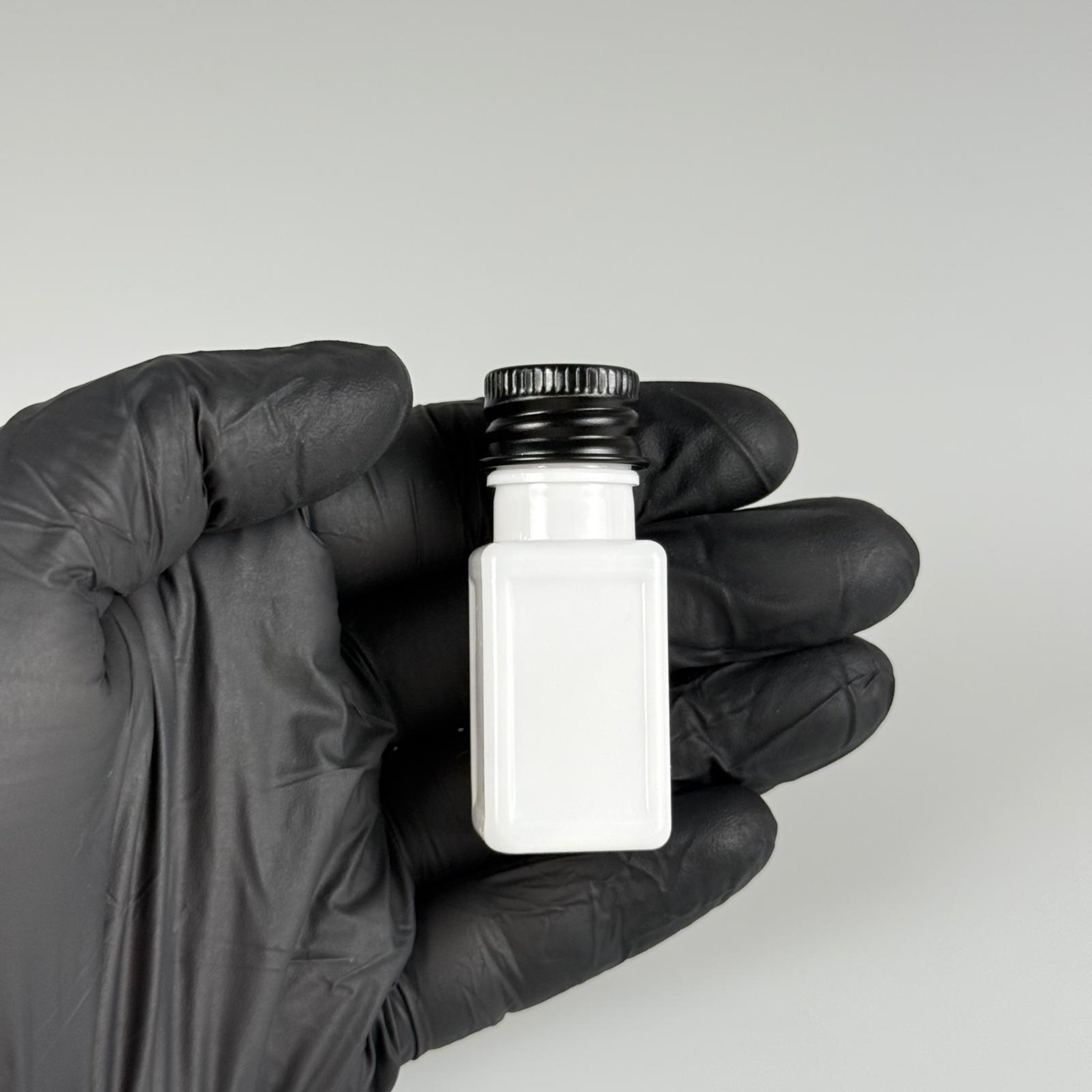 10 CC BEYAZ KARE PET SHOT ŞİŞE - KÖPÜK CONTALI SİYAH ALÜMİNYUM METAL KAPAKLI + KÖR TIPALI TAKIM - 10 ML PLASTİK ŞİŞE