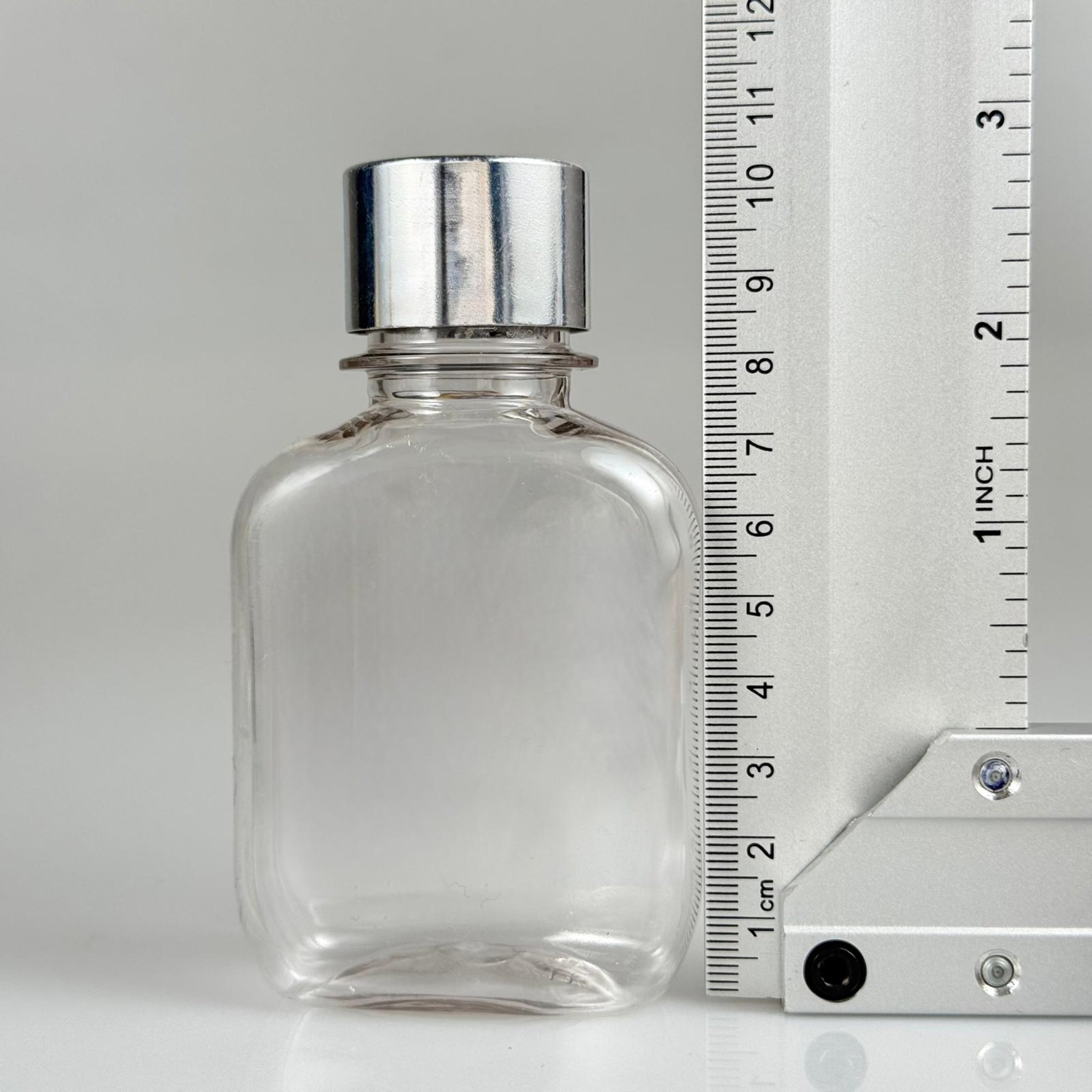 100 CC YASSI PET ŞİŞE + ALÜMİNYUM KAPLAMALI GÜMÜŞ KAPAKLI TAKIM - 100 ML PET ŞİŞE