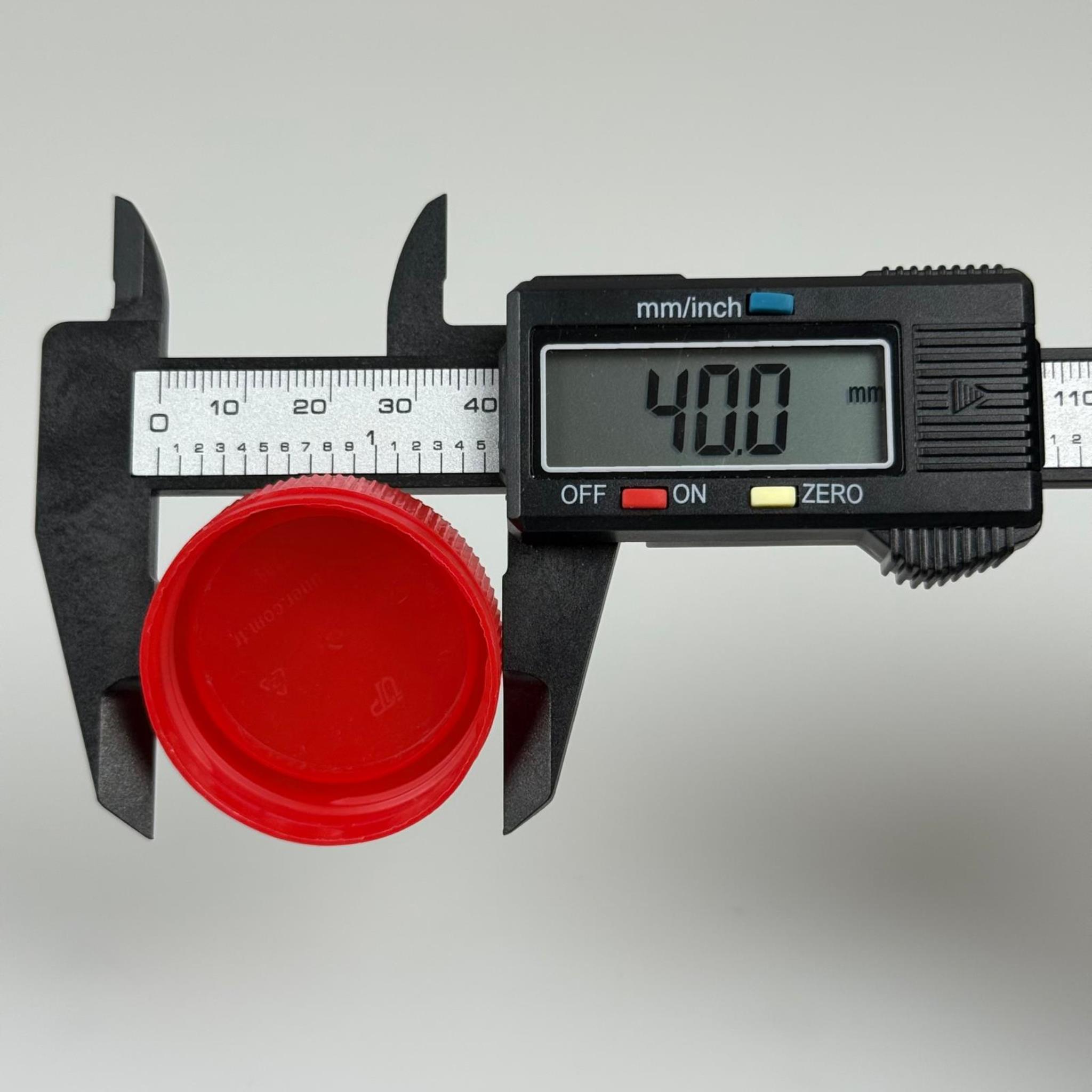 38 MM VİDALI KİLİTLİ PLASTİK KAPAK KIRMIZI - SU PETİ KAPAĞI - KİLİTLİ