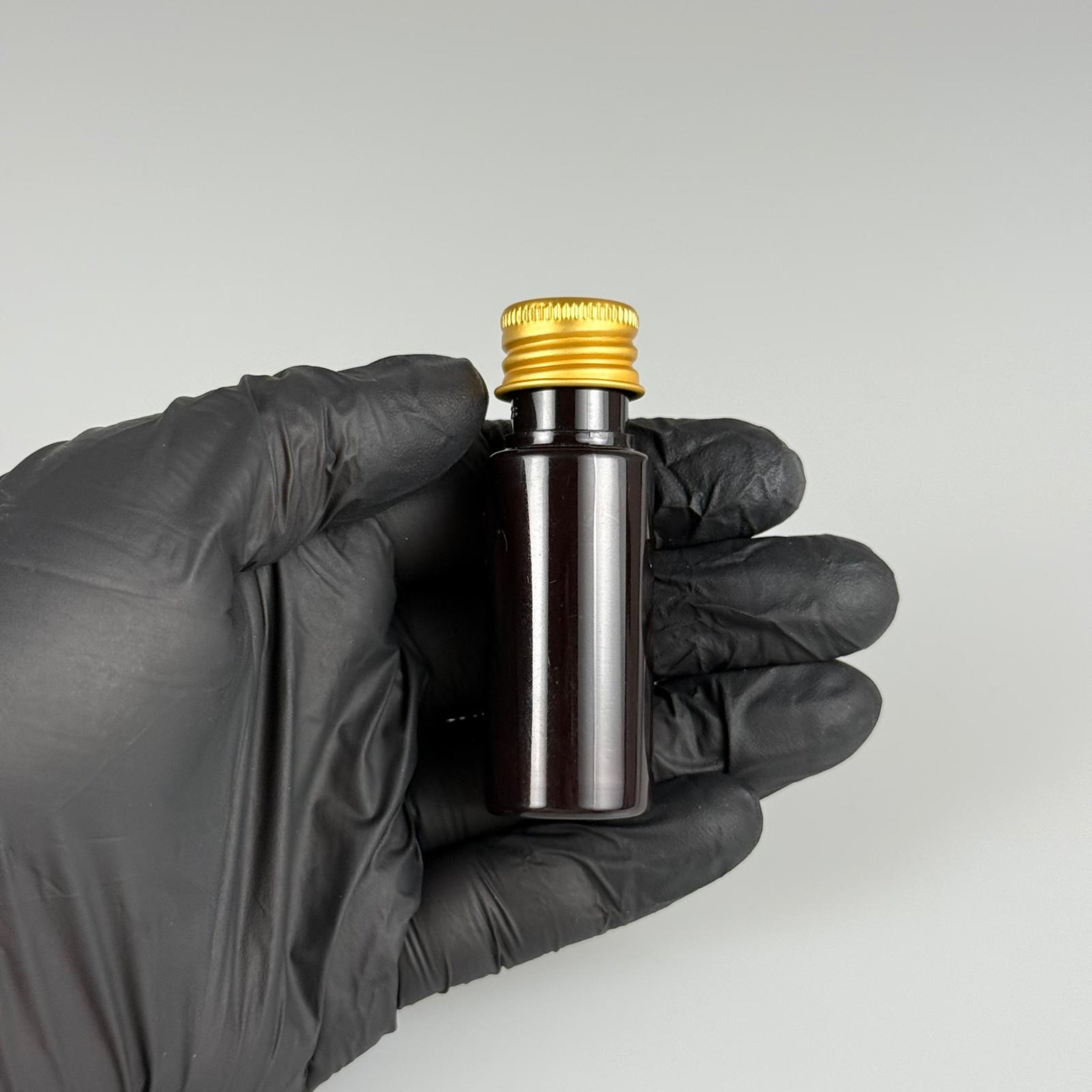 15 CC AMBER SİLİNDİR PET ŞİŞE + KÖPÜK CONTALI GOLD ALÜMİNYUM METAL KAPAKLI + DAMLALIKLI KOLONYA TIPALI TAKIML - 15 ML KAHVERENGİ PET ŞİŞE