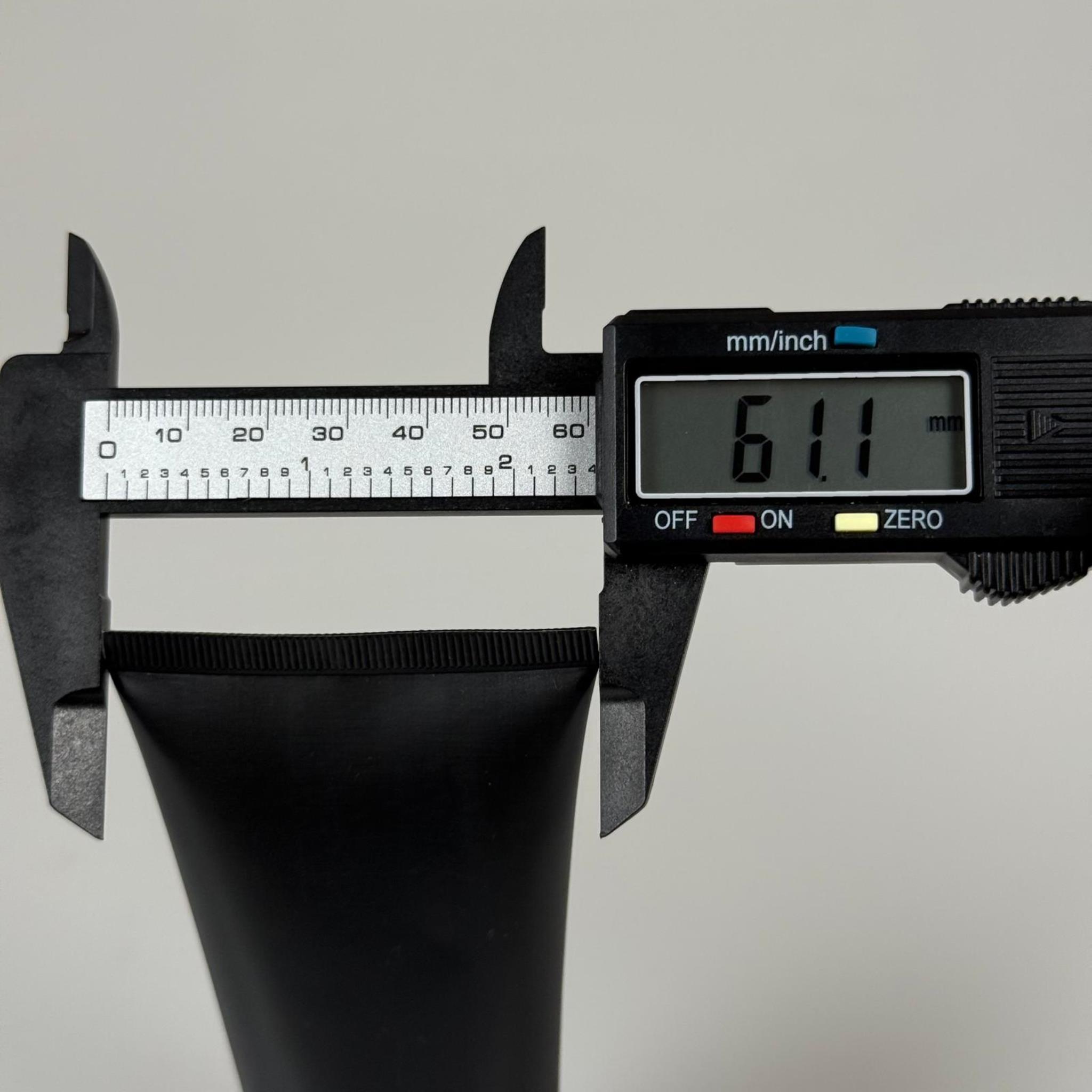 KOZMETİK İÇİN SİYAH BOŞ KREM TÜPÜ KAPAKLI - 100 ML - MERHEM TÜPÜ - PLASTİK MANÜEL DOLDURULABİLİR BOŞ TÜP - LİPGLOSS TÜP - DUDAK PARLATICISI TÜPÜ - BAL DOLUMU İÇİN PLASTİK TÜP