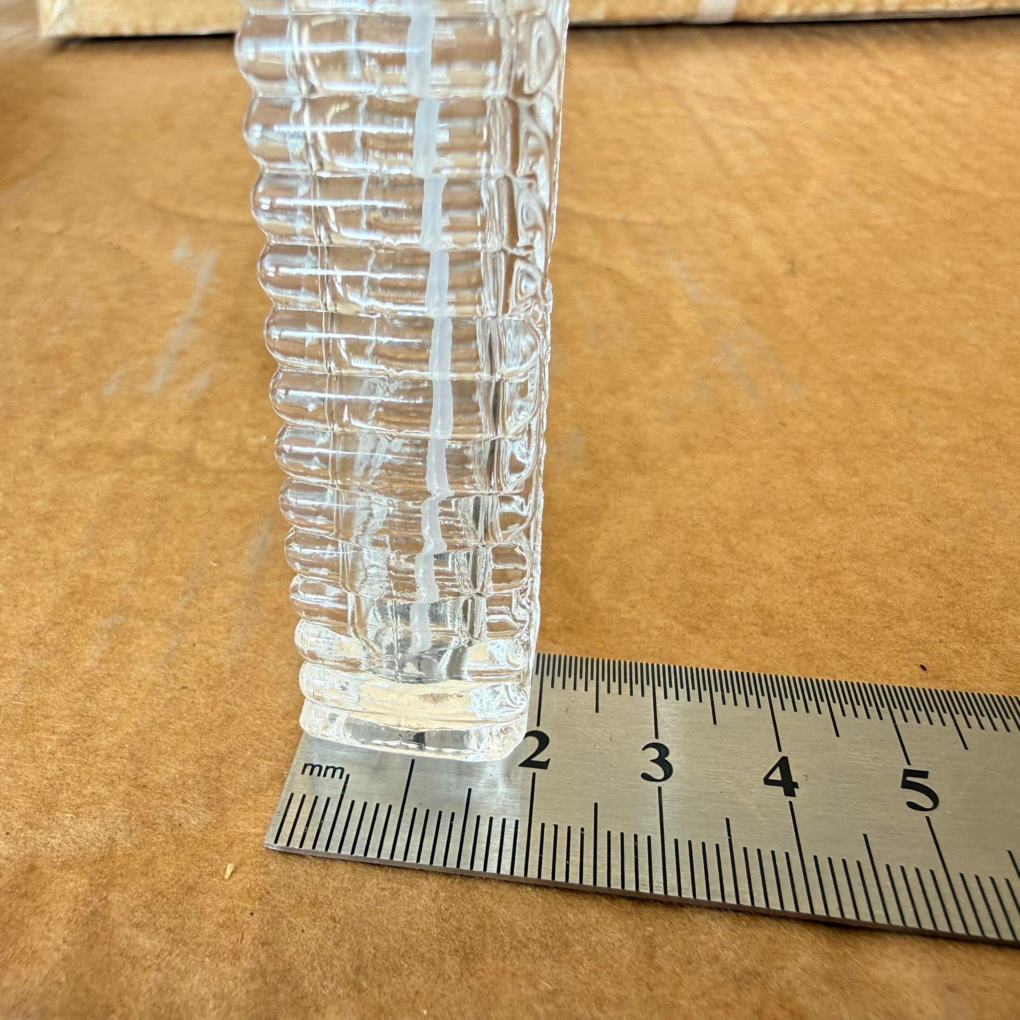 10 CC KARE KÖŞELİ DESENLİ TESTER PARFÜM ŞİŞESİ - CAM KALEM PARFÜM ŞİŞESİ GOLD METAL SPREYLİ KAPAKLI TAKIM - 10 ML CAM TÜP PARFÜM ŞİŞESİ - VİDALI SPREY VALF TEKRAR DOLDURULABİLİR - HEDİYELİK CAM KOLONYA ŞİŞESİ - DÜĞÜN, NİŞAN, SÖZ, KINA, CENAZE, PROMOSYON İÇİN HEDİYELİK KOLONYA ŞİŞELERİ