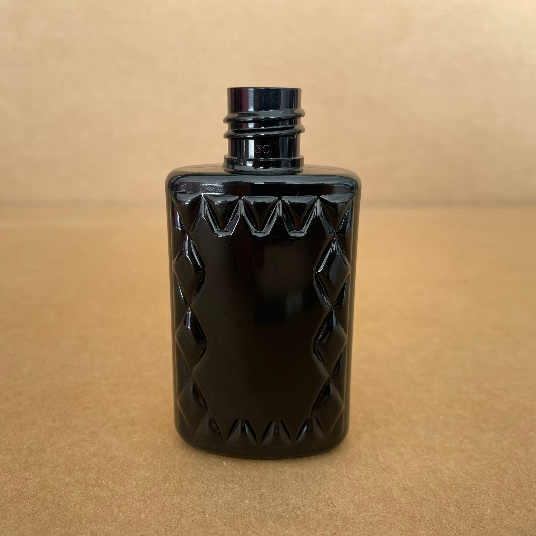 50 CC SİYAH PET KÖŞELİ PARFÜM ŞİŞESİ  - 18 AĞIZ - 50 ML PLASTİK PARFÜM - KOLONYA ŞİŞESİ