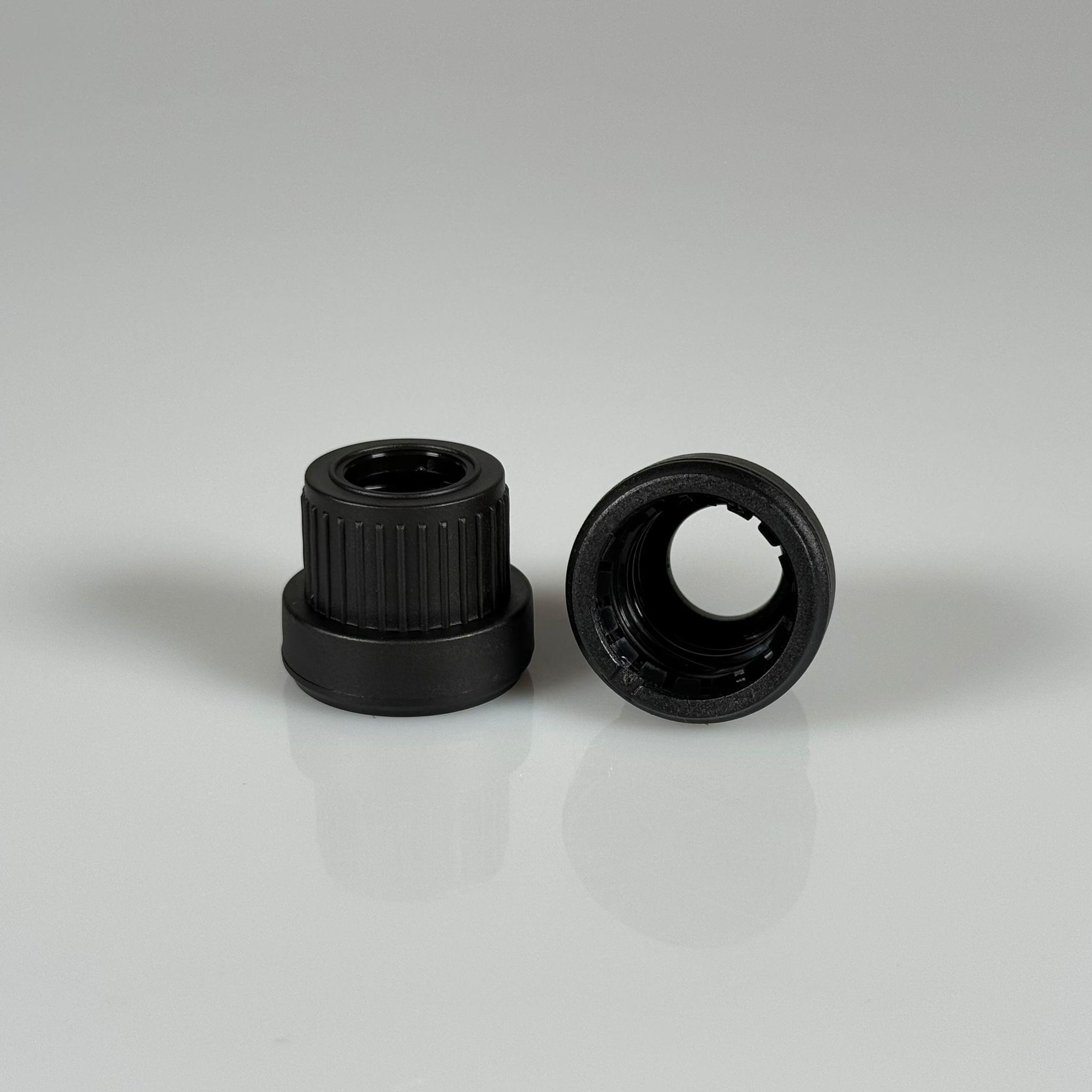 18 MM DELİKLİ PLASTİK KAPAK SİYAH KİLİTLİ (DAMLALIK İÇİN)