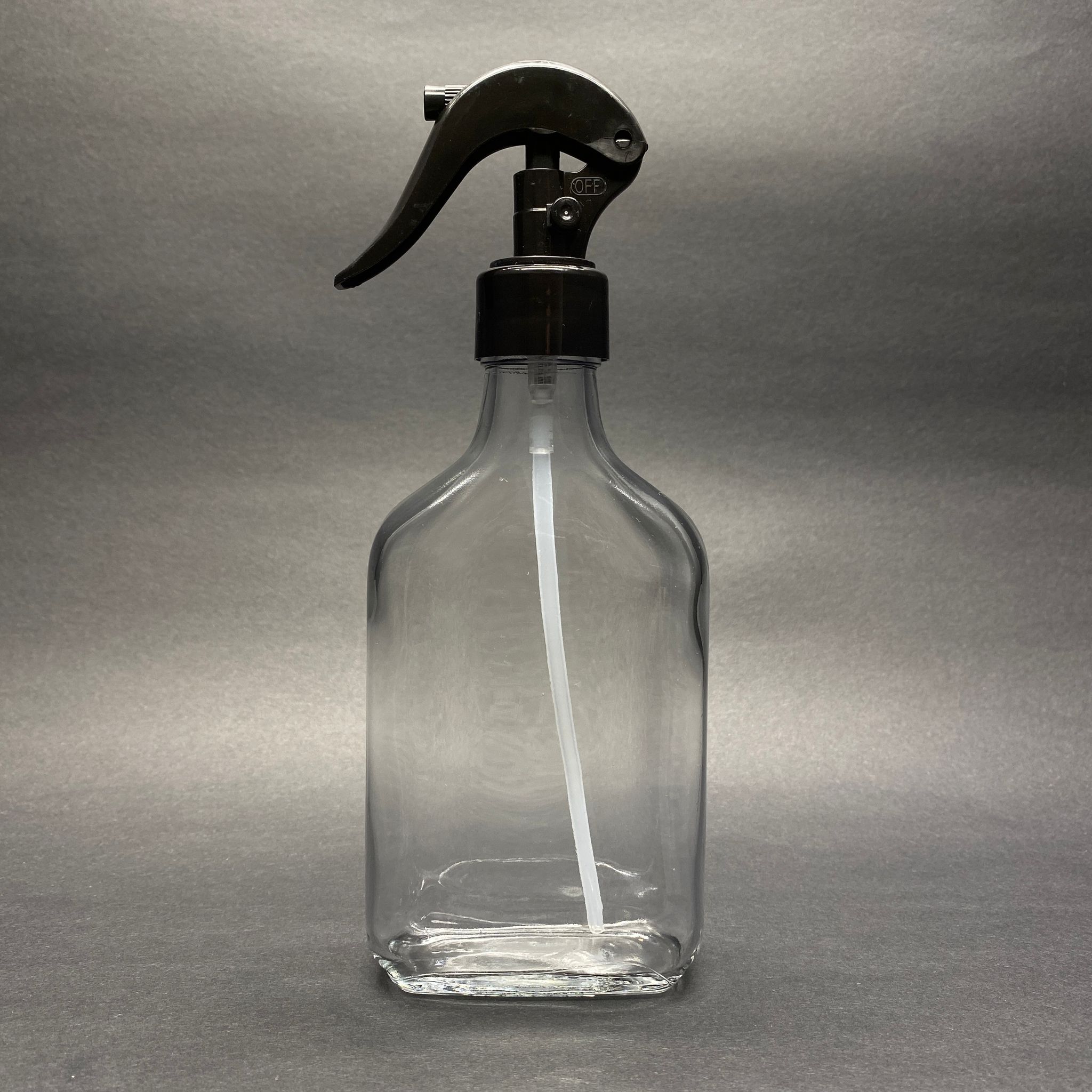200 CC YASSI CAM ŞİŞE - SİYAH TRİGER SPREYLİ (DUMAN PÜSTÜRTÜR) - 200 ML TEMİZLİK , ODA PARFÜMÜ , CAMSİL VB İÇİN YASSI CAM ŞİŞE
