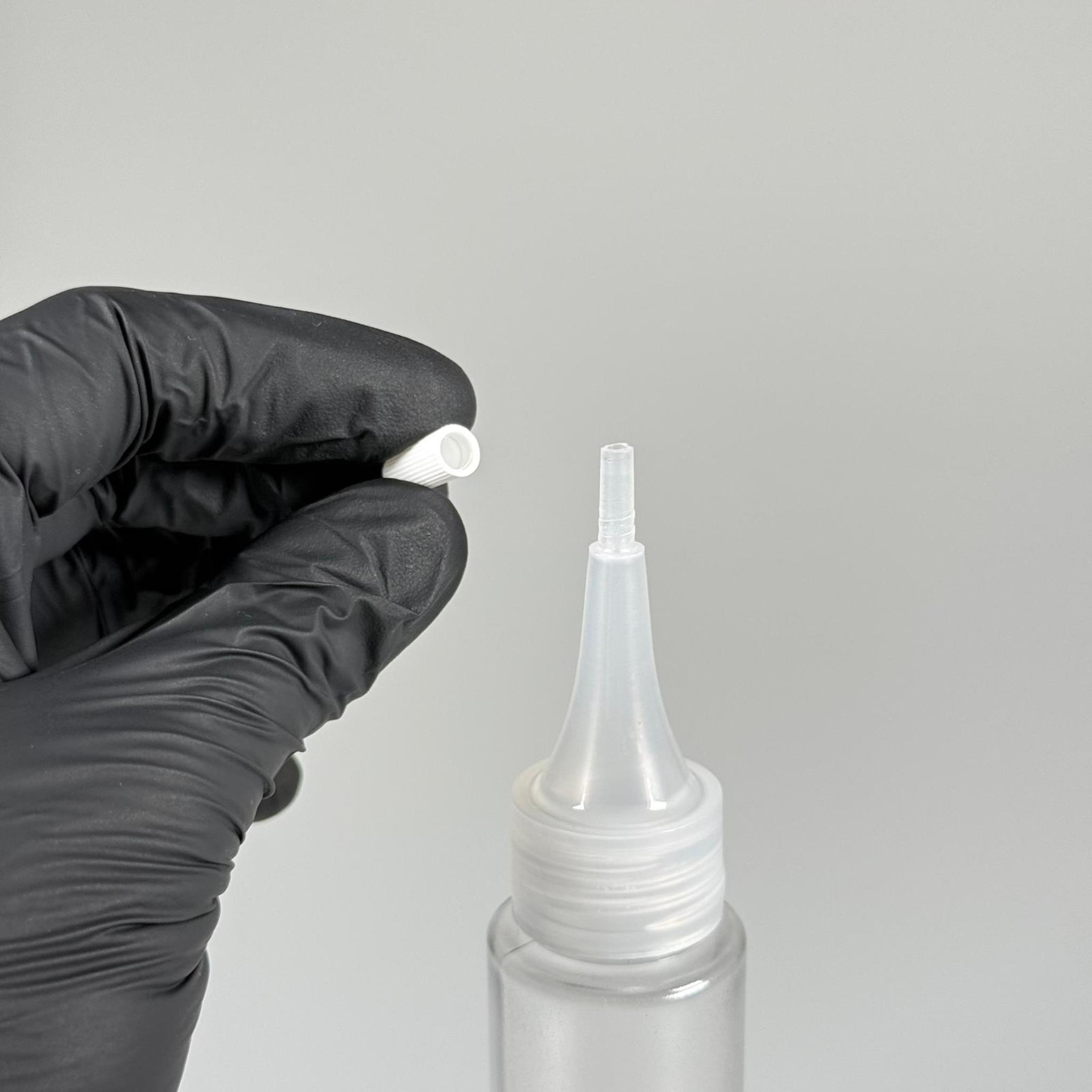 100 CC UZUN SİLİNDİR BUĞULU PET ŞİŞE (24 GR)  - ŞEFFAF SİVRİ AKITICI KAPAKLI - 100 ML BİBERİYE SUYU, LAVANTA YAĞI, SAÇ SERUM, TONİK VB İÇİN PLASTİK KOZMETİK AMBALAJLARI