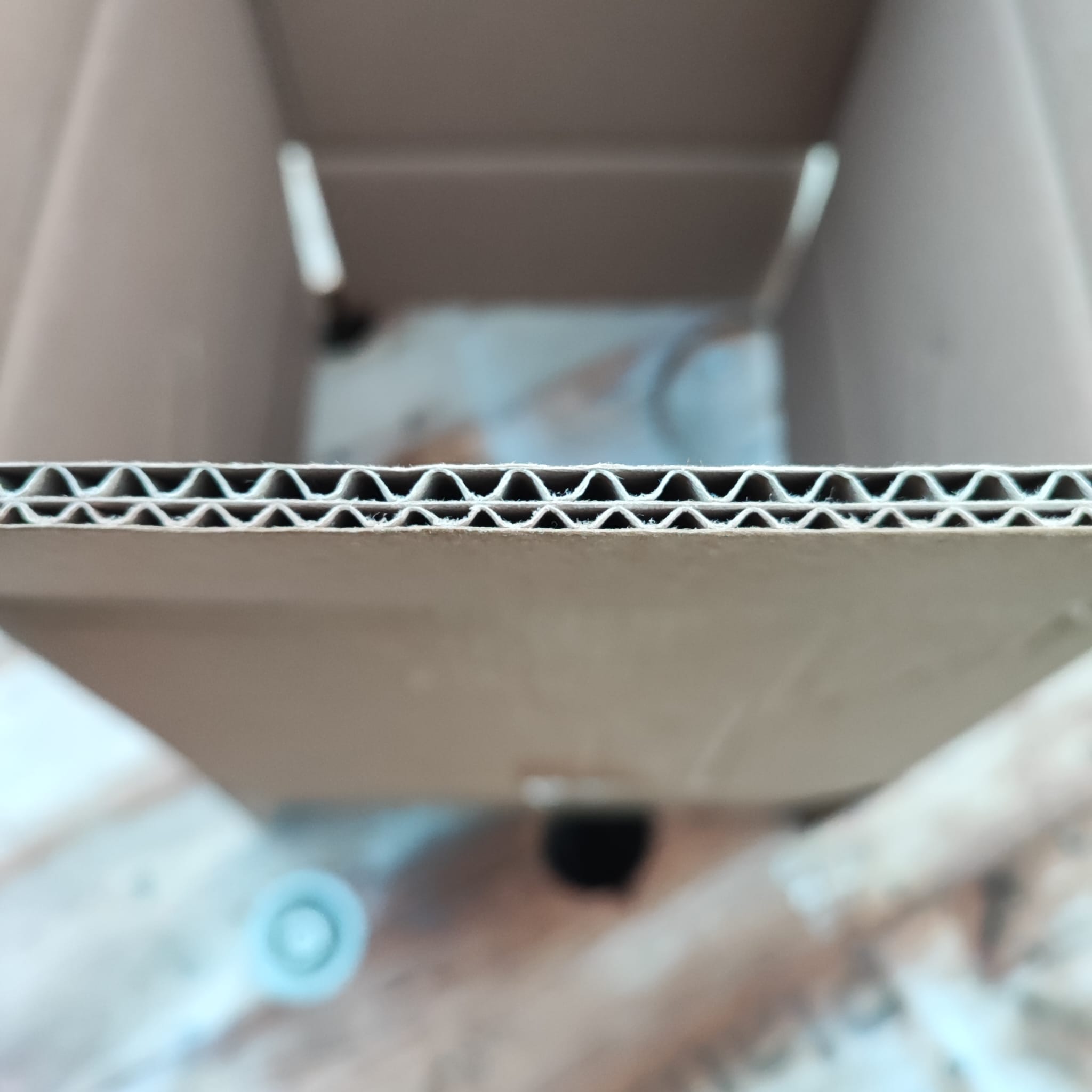 30*26*20 CM KARTON KUTU - İKİ OLUKLU TAHTA GİBİ - BOŞ KARTON KUTU - BOŞ KOLİ - KARTON KOLİ - TAŞINMAK İÇİN KOLİ -  BURSA DEPOMUZDAN ALABİLİRSİNİZ