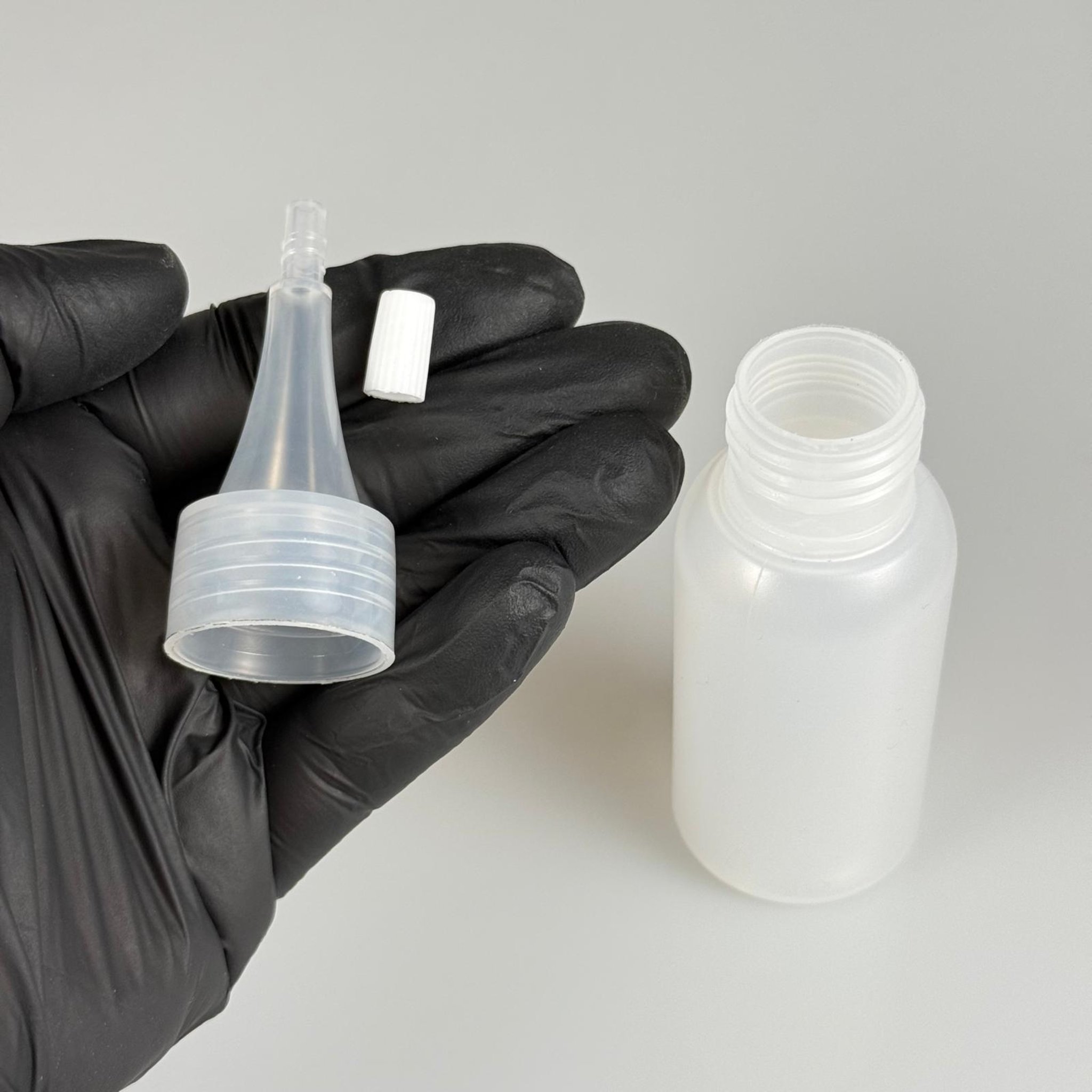 50 ML SIKILABİLİR YUMUŞAK POLİETİLEN PE PLASTİK ŞİŞE - ŞEFFAF SİVRİ AKITICI KAPAKLI - 50 cc sos, yağ, kartuş, mürekkep vb için boş şişeler