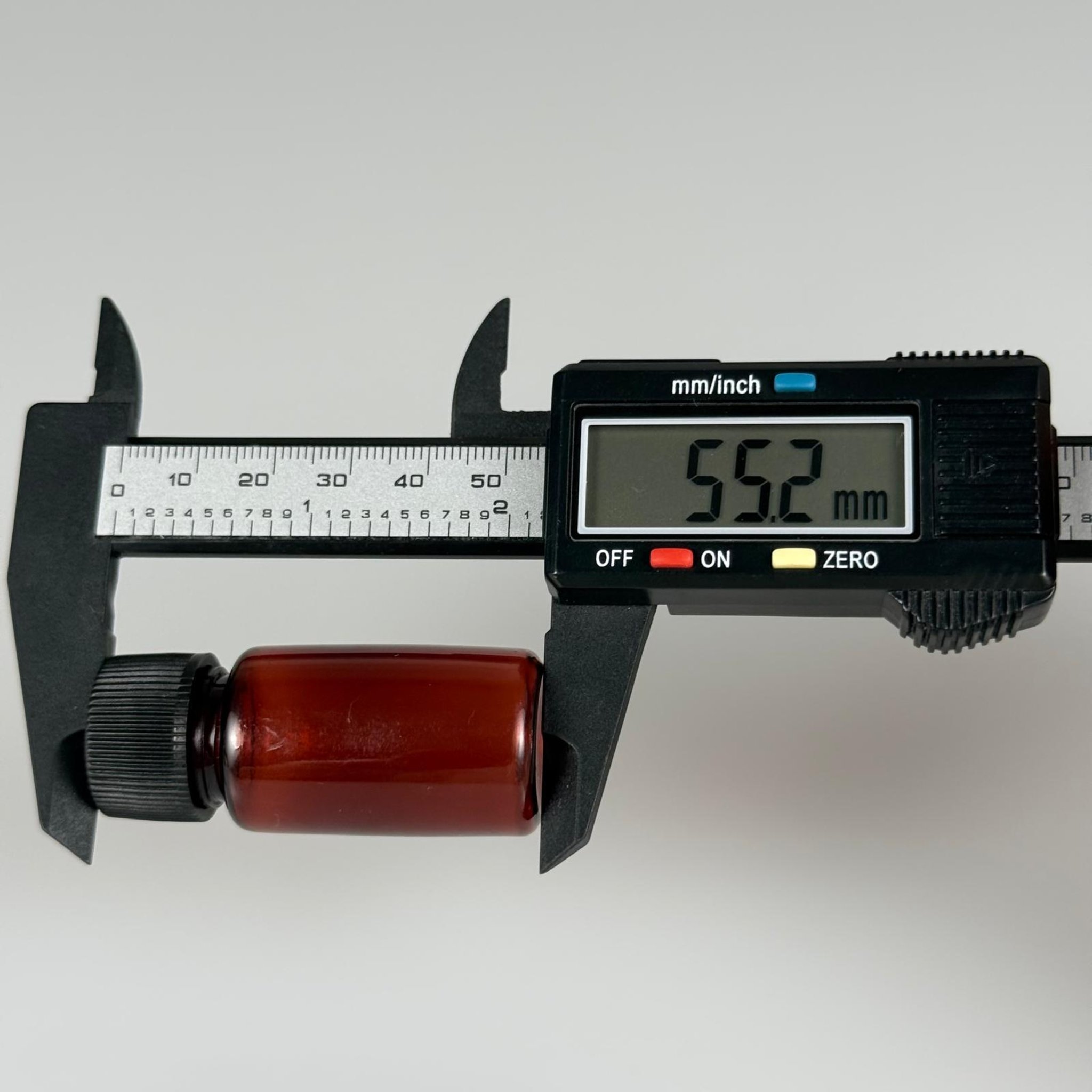 10 CC İÇTEN DAMLALIKLI PLASTİK ŞİŞE -  10 ML AMBER PET ŞİŞE + CONTALI SİYAH KAPAK + KOLONYA TIPALI (DELEREK KULLANILIR) TAKIM