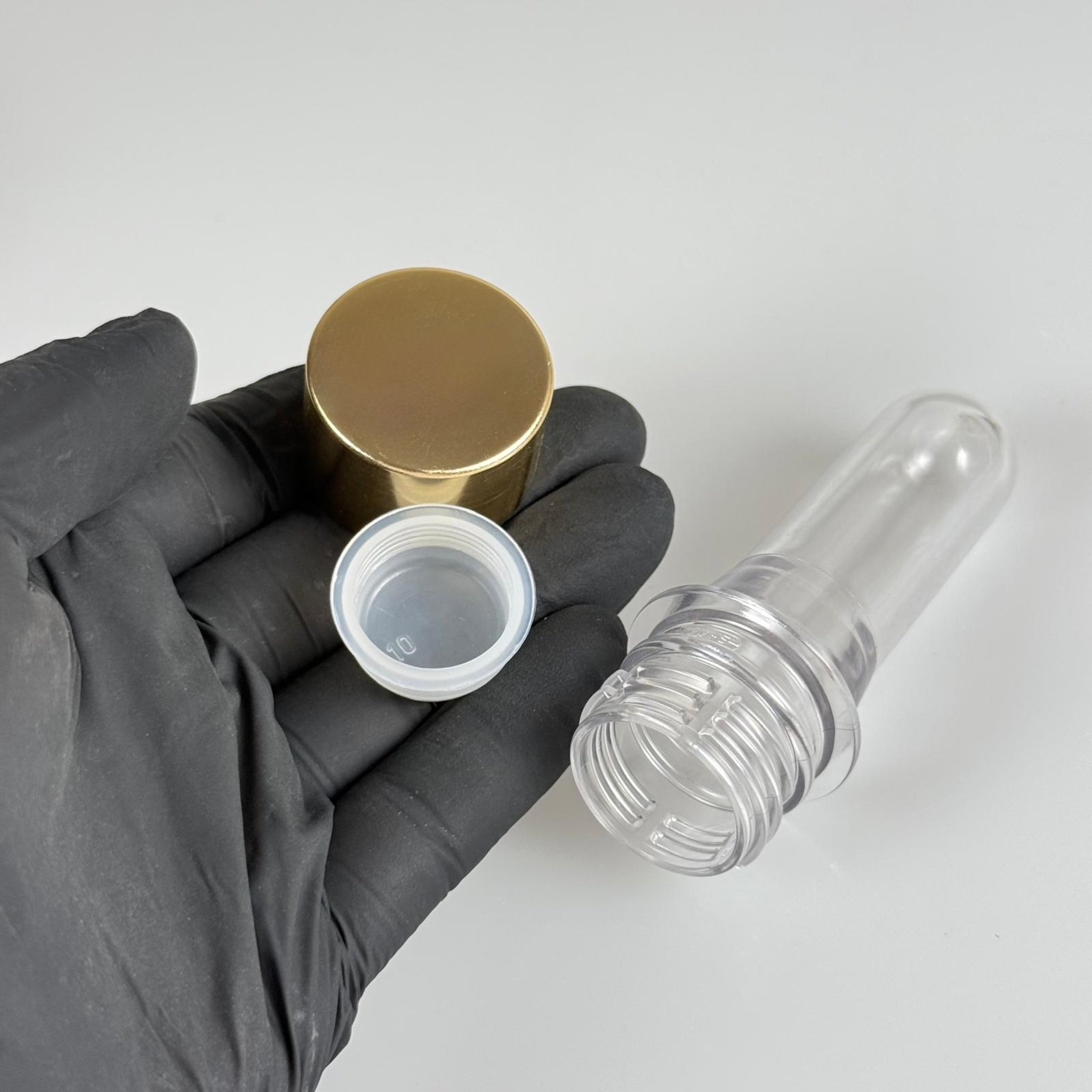9 CM TÜP - 20 CC UZUN KALIN PET ŞİŞE + ALÜMİNYUM KAPLAMALI GOLD KAPAKLI + KÖR TIPALI TAKIM - 20 ML KALIN PET ŞİŞE