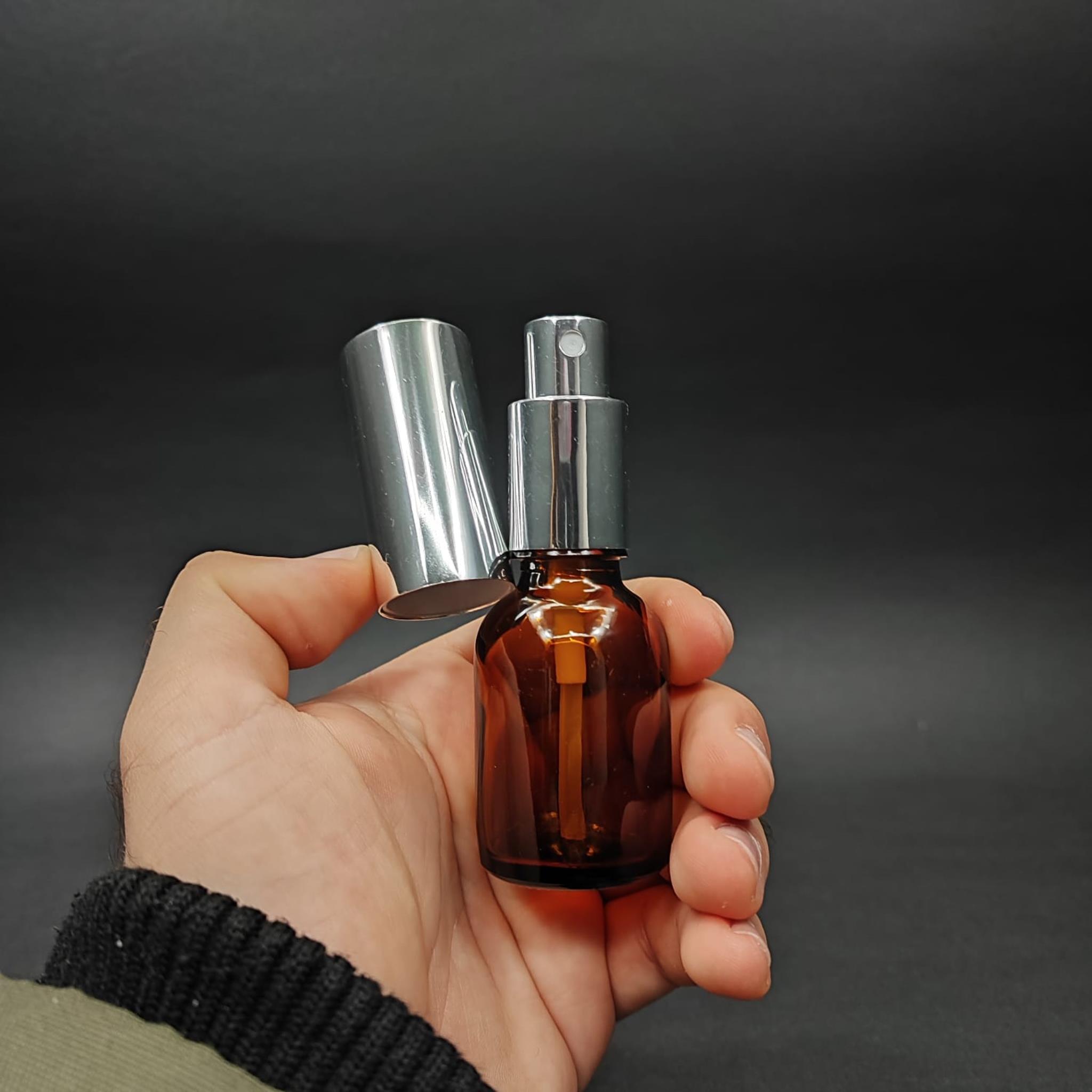 25 ML LÜKS VİDALI VALF ÇEVİRME PARFÜM ŞİŞELERİ - 25 CC TOMBUL AMBER CAM ŞİŞE - GÜMÜŞ METAL SPREYLİ KAPAKLI SET