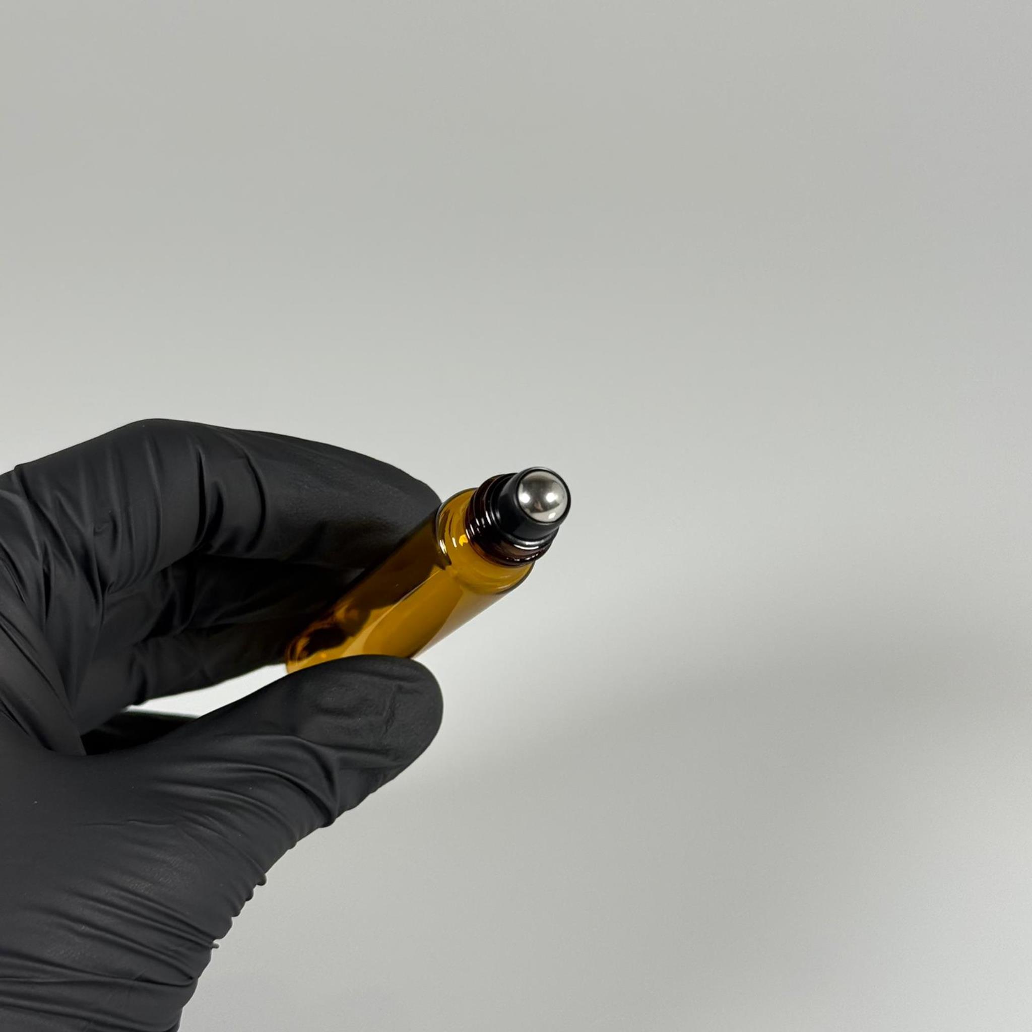 10 CC İNCE UZUN MODEL AMBER AROMA TERAPİ İÇİN CAM ROLL-ON SÜRÜLEBİLİR BİLYELİ ŞİŞE - 10 ML UZUN KAHVERENGİ ROLLON TAKIM SET (ÇELİK BİLYE + SİYAH KAPAK + AMBER ŞİŞE TAKIM)