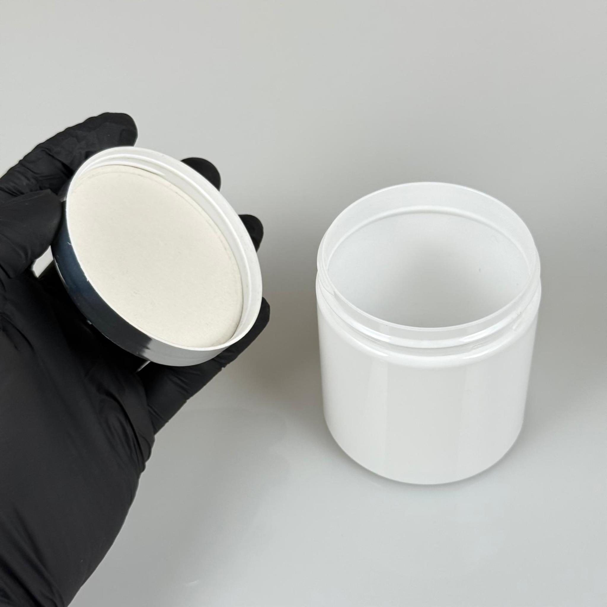 250 CC BEYAZ SERT PLASTİK KAVANOZ - GÜMÜŞ KAPLAMALI PLASTİK KAPAKLI - 250 ML PLASTİK KAPAKLI PLASTİK KAVANOZ - KOZMETİK KAVANOZ, GIDA KAVANOZU VE KREM KAVANOZU OLARAK KULLANABİLİRSİNİZ