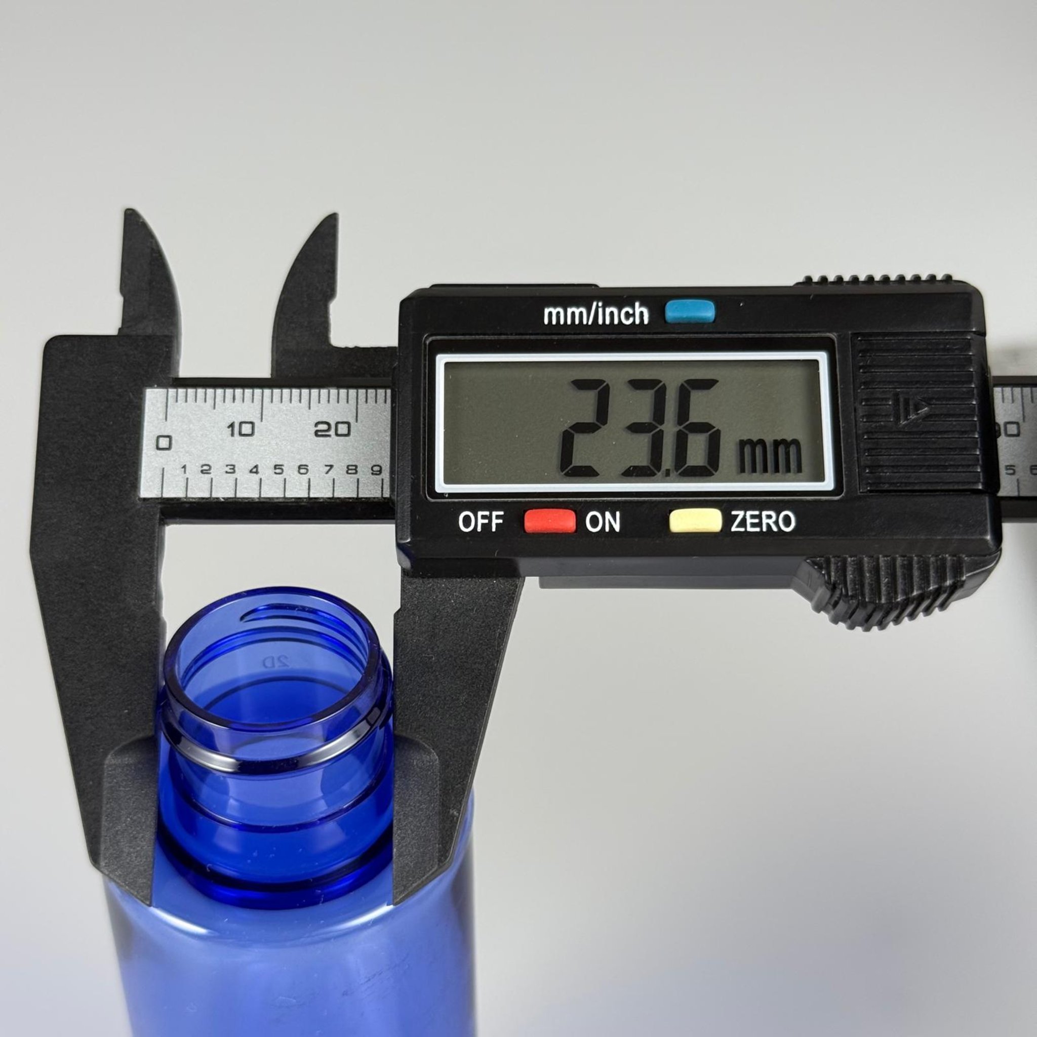 100 CC SİLİNDİR KESKİN KÜT MODEL SERT (17 GR) PET ŞİŞE - KAPAKSIZ - AĞIZ ÇAPI 24 MM - MAVİ