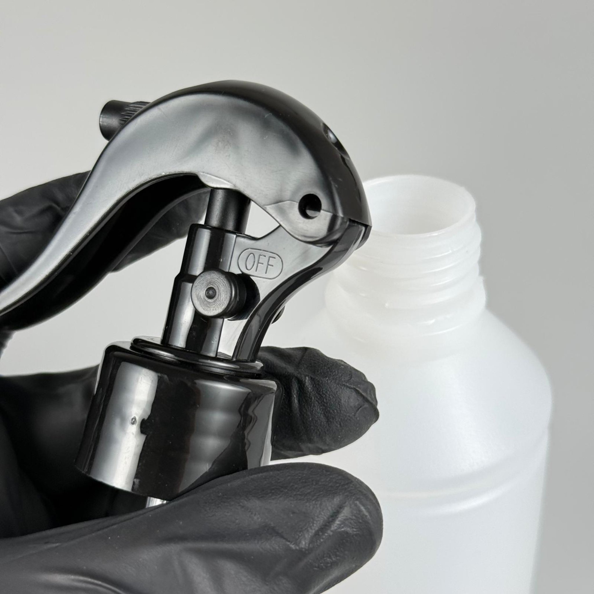 250 CC TİNER ŞİŞESİ - SİYAH TRİGER TETİK SPREYLİ (DUMAN PÜSKÜRTÜR) - 250 ML KİMYASALA DAYANIKLI PLASTİK ŞİŞE - 0,25 LT POLİETİLEN ŞİŞE