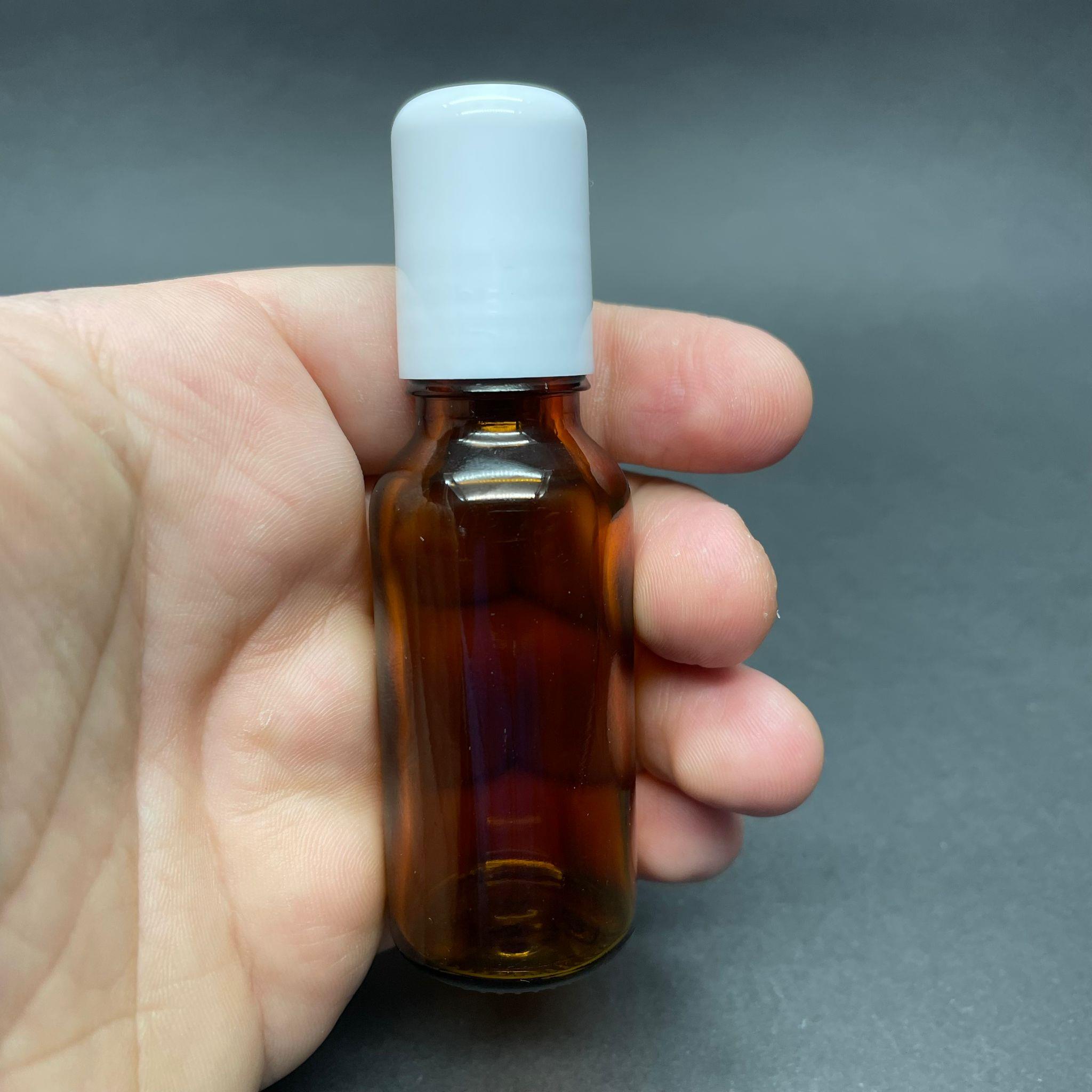 20 CC AMBER CAM ROLL-ON ŞİŞESİ - BEYAZ KAPAKLI - 20 ML ÇELİK BİLYELİ ŞİŞE - CAM ROLL ON ŞİŞE - CAM ESANS ŞİŞESİ