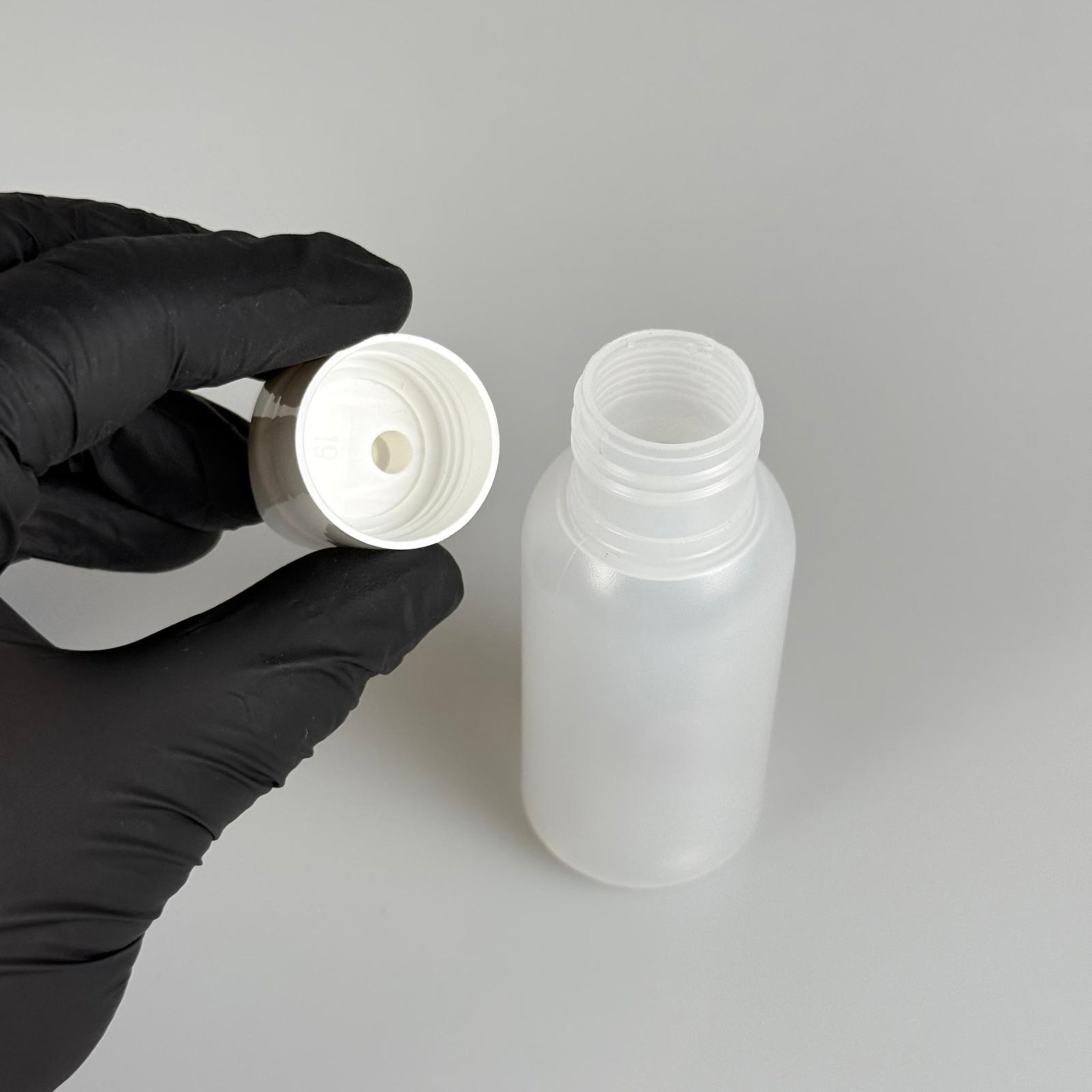 50 ML SIKILABİLİR YUMUŞAK POLİETİLEN PE PLASTİK ŞİŞE - BEYAZ DİSKTOP ŞAMPUAN AKITICI - 50 cc sos, yağ, kartuş, mürekkep vb için boş şişeler