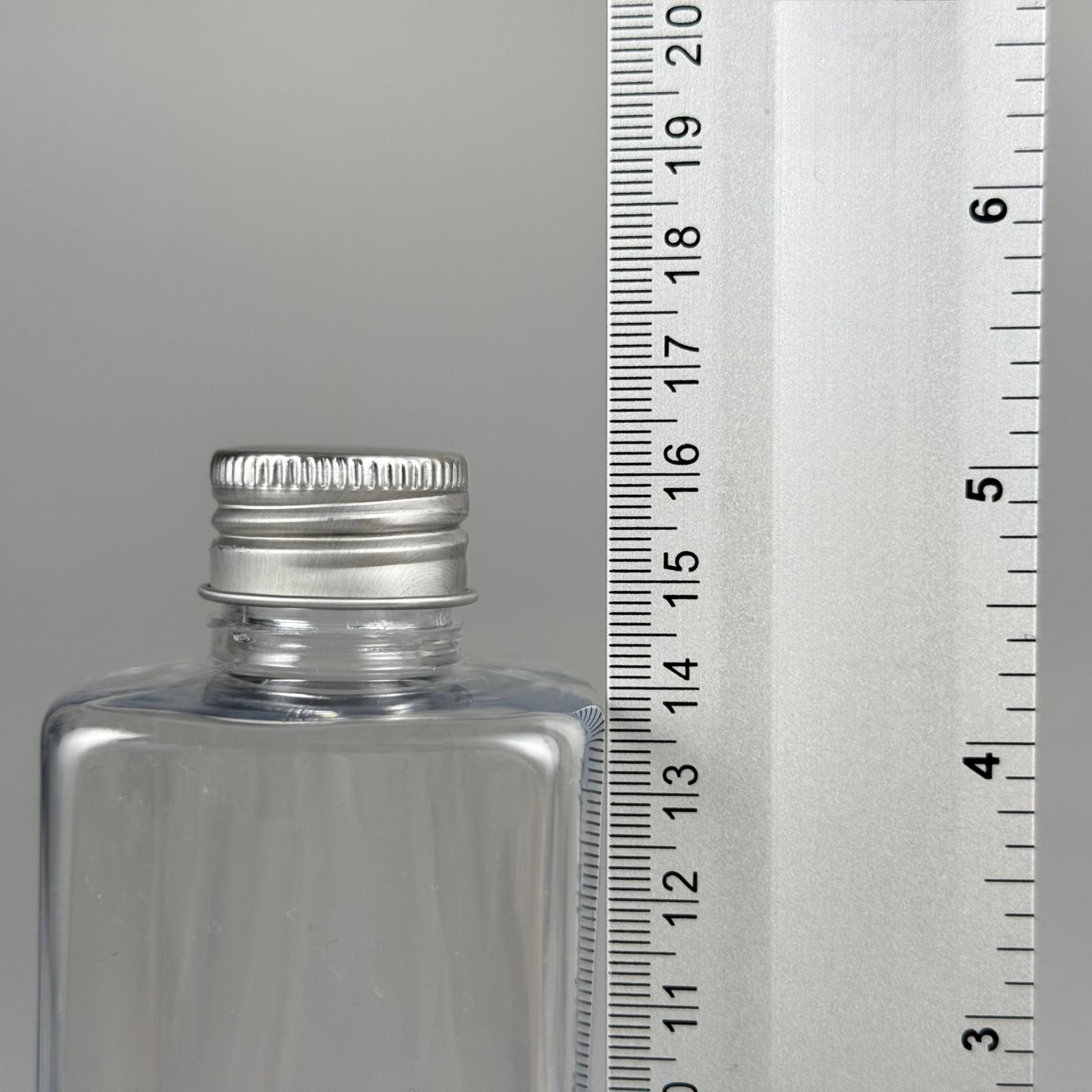 300 CC KARE PET ŞİŞE (31 GR - 24 AĞIZ) + KÖPÜK CONTALI GÜMÜŞ METAL ALÜMİNYUM KAPAK + KOLONYA TIPALI TAKIM - 300 ML KAPAKLI PLASTİK ŞİŞELER