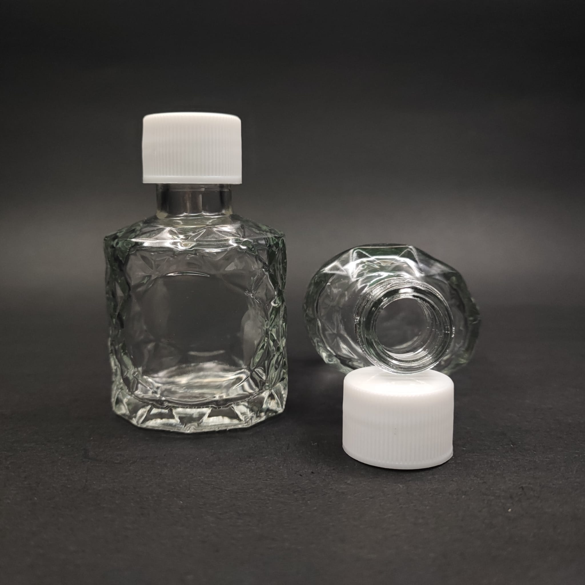 50 CC VELORA CAM ŞİŞE - CONTALI BEYAZ KAPAKLI - 50 ML LÜX CAM ŞİŞE