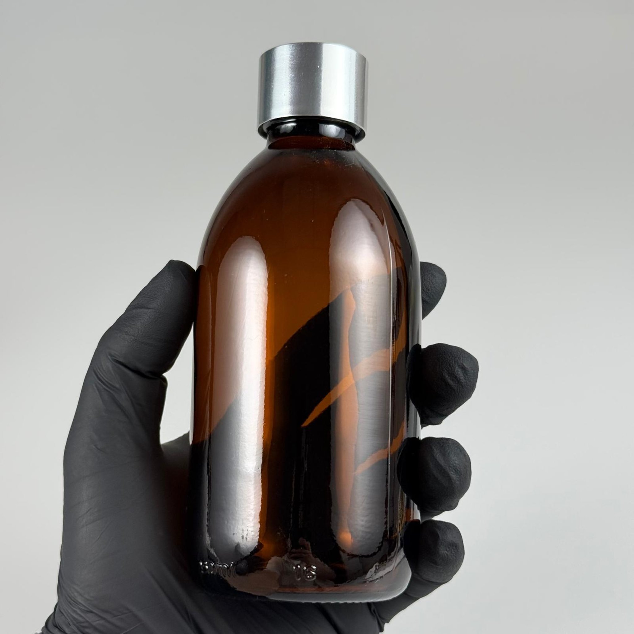 250 CC AMBER CAM ŞİŞE + ALÜMİNYUM KAPLAMALI GÜMÜŞ KAPAKLI TAKIM - 250 ML KAHVERENGİ CAM ŞİŞE
